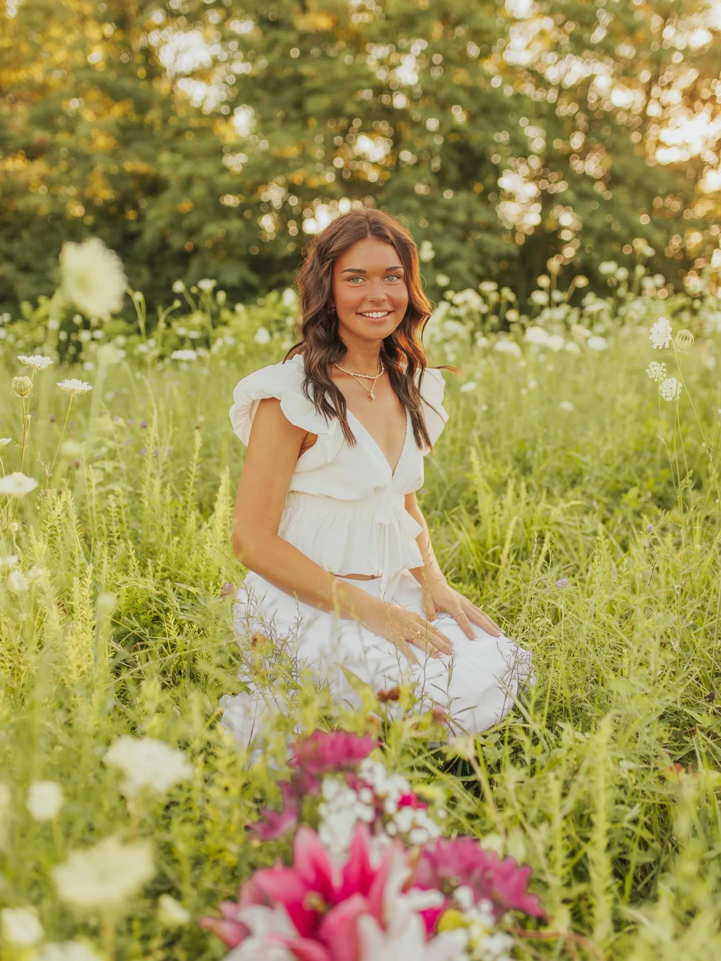 Senior photos with KAITLYN!!! 🌼💖🦋🌿🌸✨

Can we relive last night over and over?! 🥹 SO much fun with this girl!!! 🩵 The perfect nature filled senior session with wildflowers, roses, willow trees, fountains, and all the bright and colorful vibes a