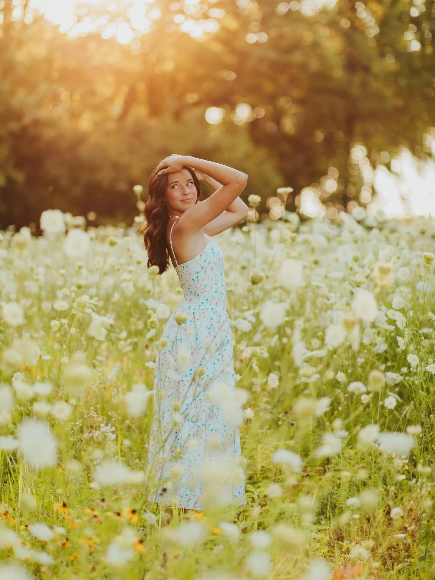 Senior photos with JULIA!!! 🌼💫🌸❤️🌻✨

AHH just the best time ever!!! 🤭 We explored all over for senior photos filled with great lighting + flowers + fun outfits!! 💖 The perfect combo of Unity Village and golden hour fields!! So much fun bringing