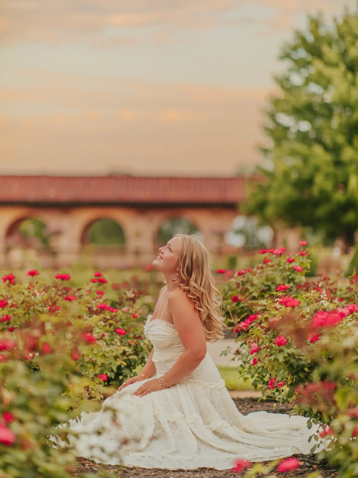 Senior photos with EMMY!!! 💫📔🌸👑⭐️✨ 

Meet your newest Disney princess!!! She loves to read, twirl, and take cutie senior photos!!! AHH we had the best time creating together last night!! 💖 Emmy wanted senior photos that were filled with beautifu