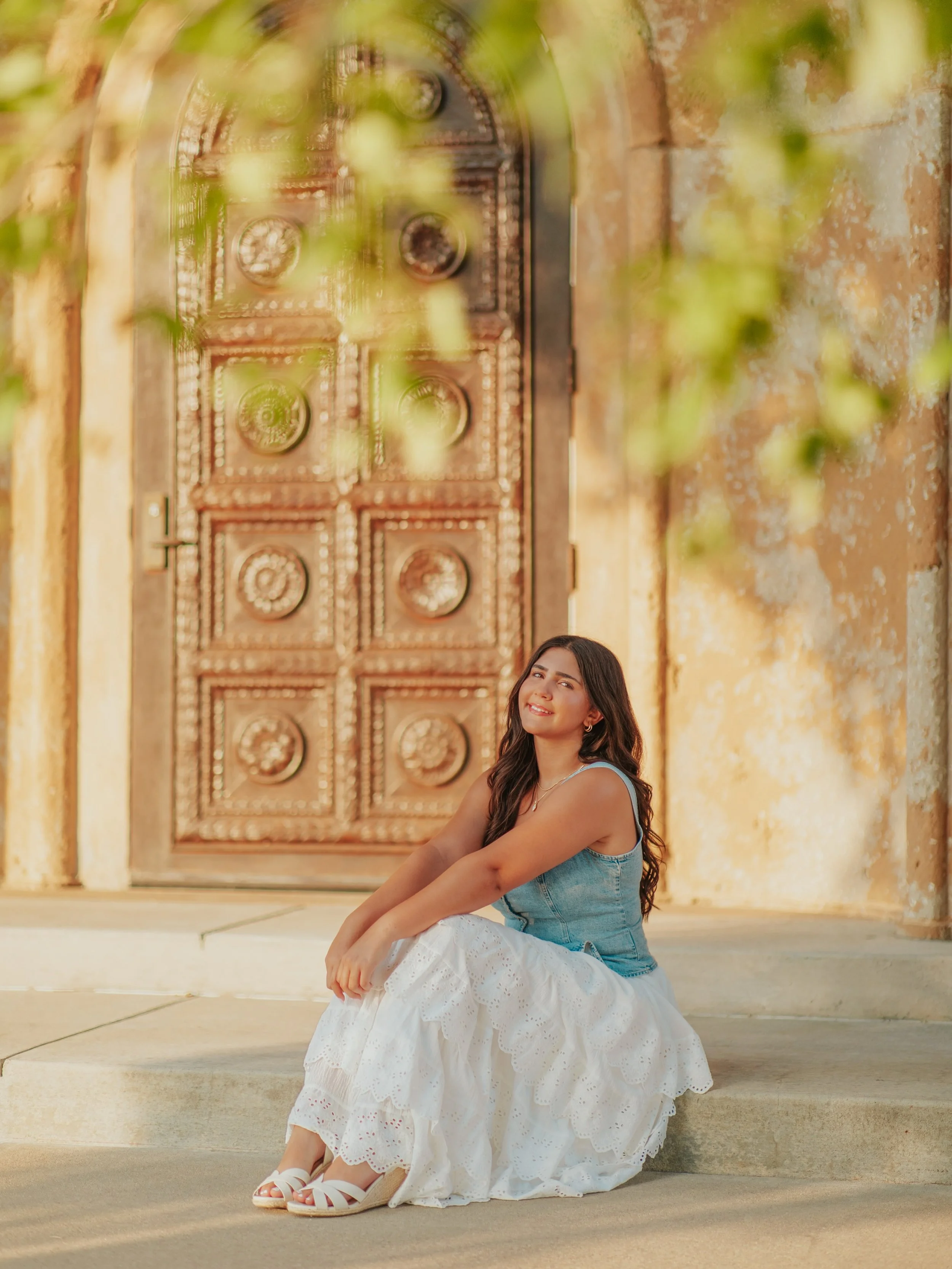 Senior photos with LILY!!! ☀️🌼🩵🌸✨ 

What a fun night creating with this girl!!! The perfect backdrop of Unity Village for bright + golden vibes!!! The cutest outfits + the best time adventuring around to create some dreamy senior photos magic! 🤭 