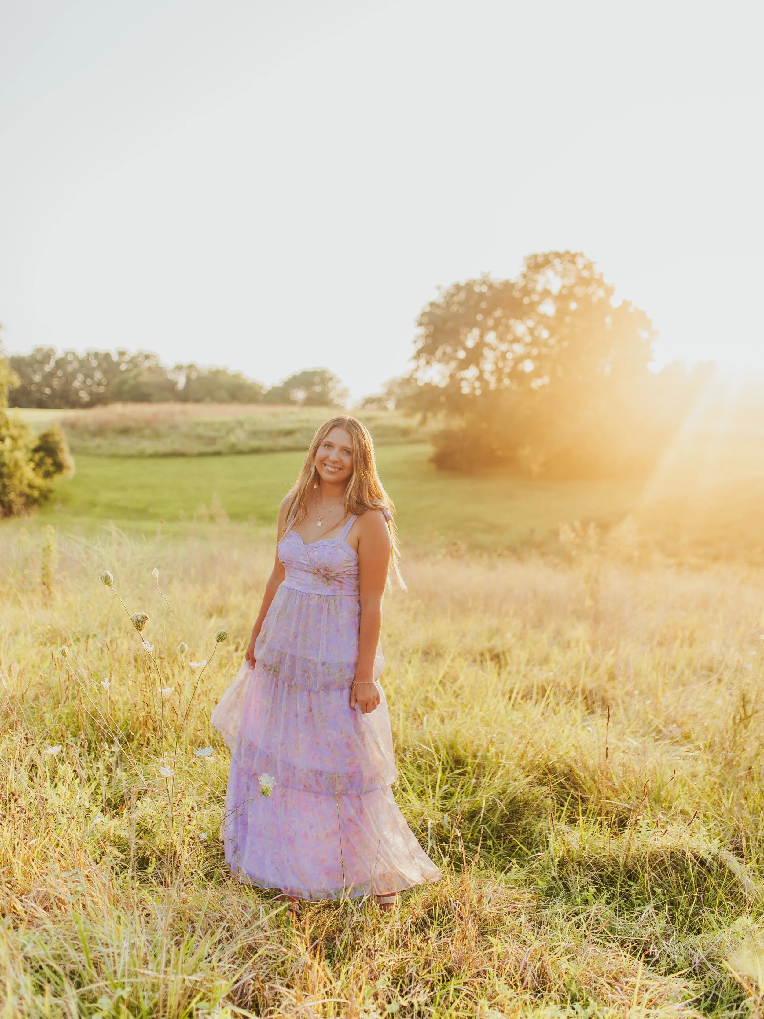 Senior photos with EMMA! ☀️🌼💖🌸✨

Just the best night ever!!! ⭐️ A truly KC adventure! From Loose Park willow trees + roses, to the epic columns + stairs at Nelson, and finally, finishing up in the colorful wildflowers at sunset. 🌅 AHH it was so m