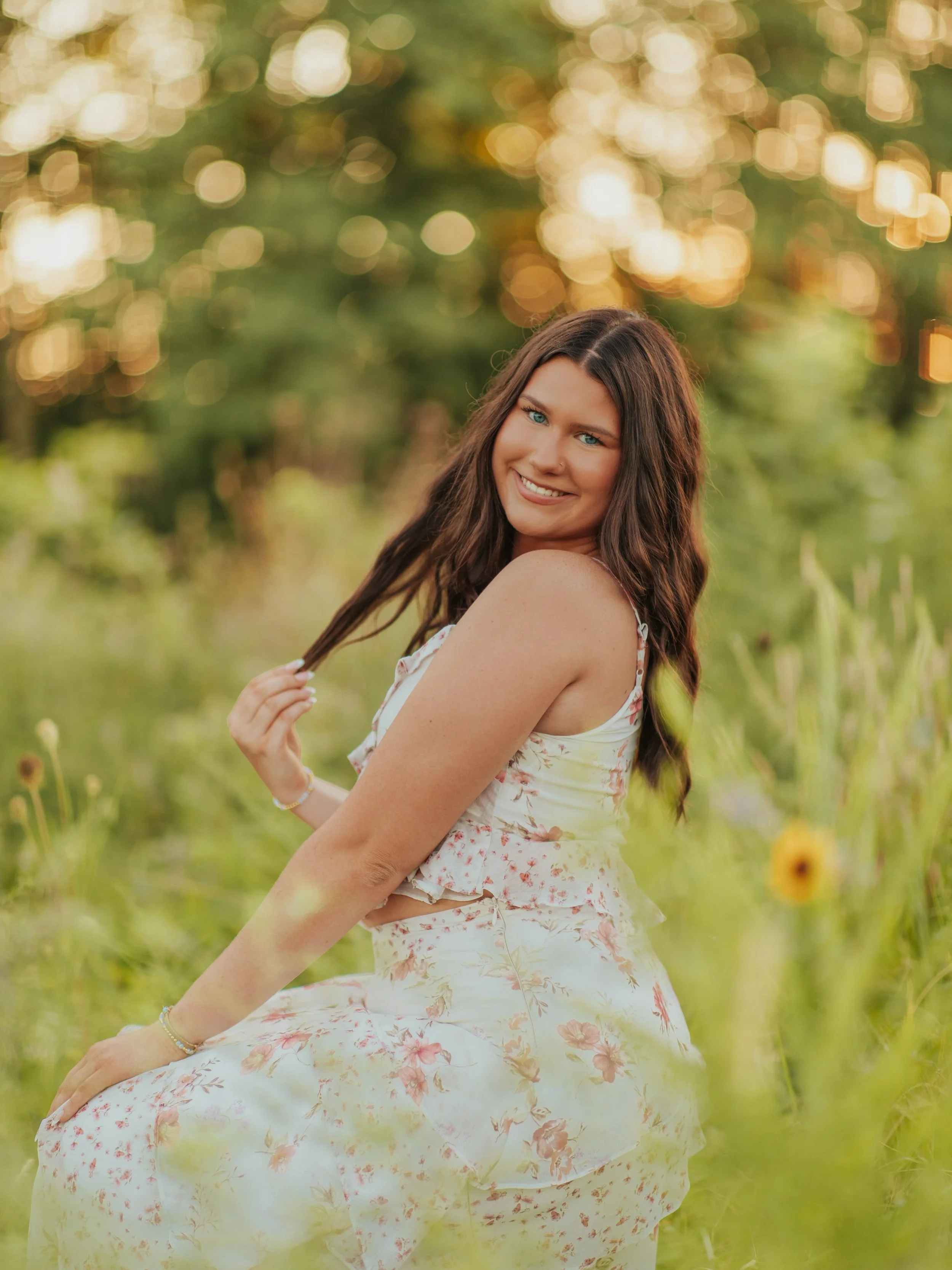 Senior photos with ELSA!!! ⭐️🩰🩵🌸✨ 

THE MOST FUN SENIOR PHOTOS SESSION!!! ⭐️ AHH, it was a blast!! A true adventure around KC, capturing Elsa&rsquo;s dreams of classy, Nelson vibes, and a lil whimsy in golden fields!! 🤭 So much fun laughing and c