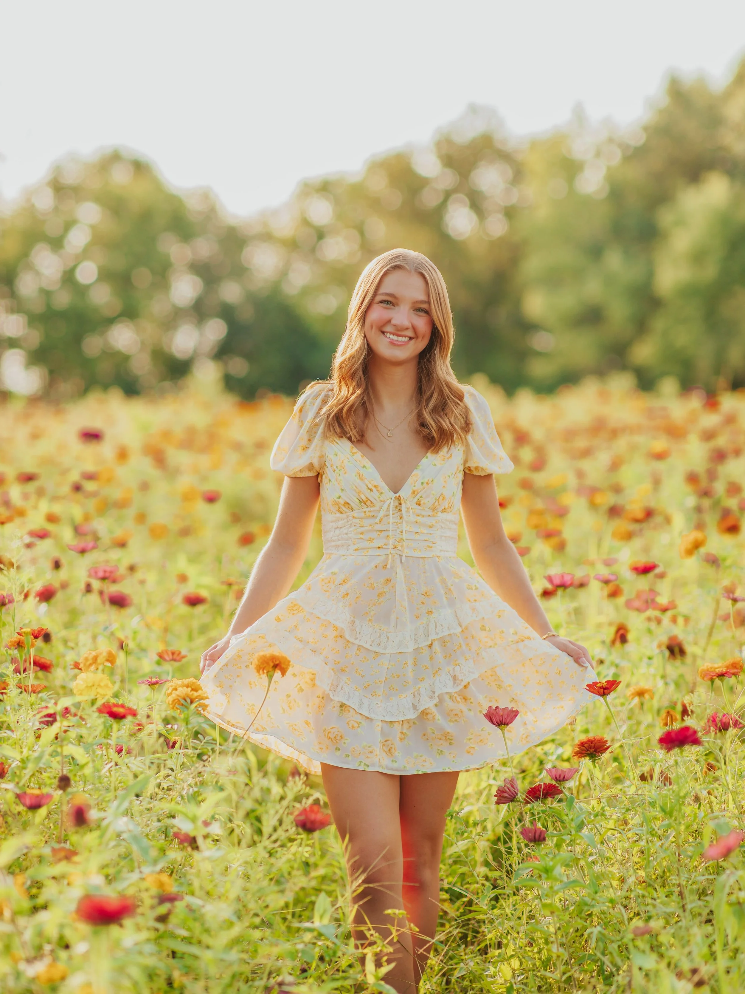 Senior photos with CHARLOTTE!!! 🌼🌸⭐️💖✨ 

What a dreamy night!!! 💫 Charlotte wanted a senior session that was full of colorful flowers + a cutie dock over some water!! So we went to the coolest @wherethewildflowersbloomllc 💐

So much fun getting 