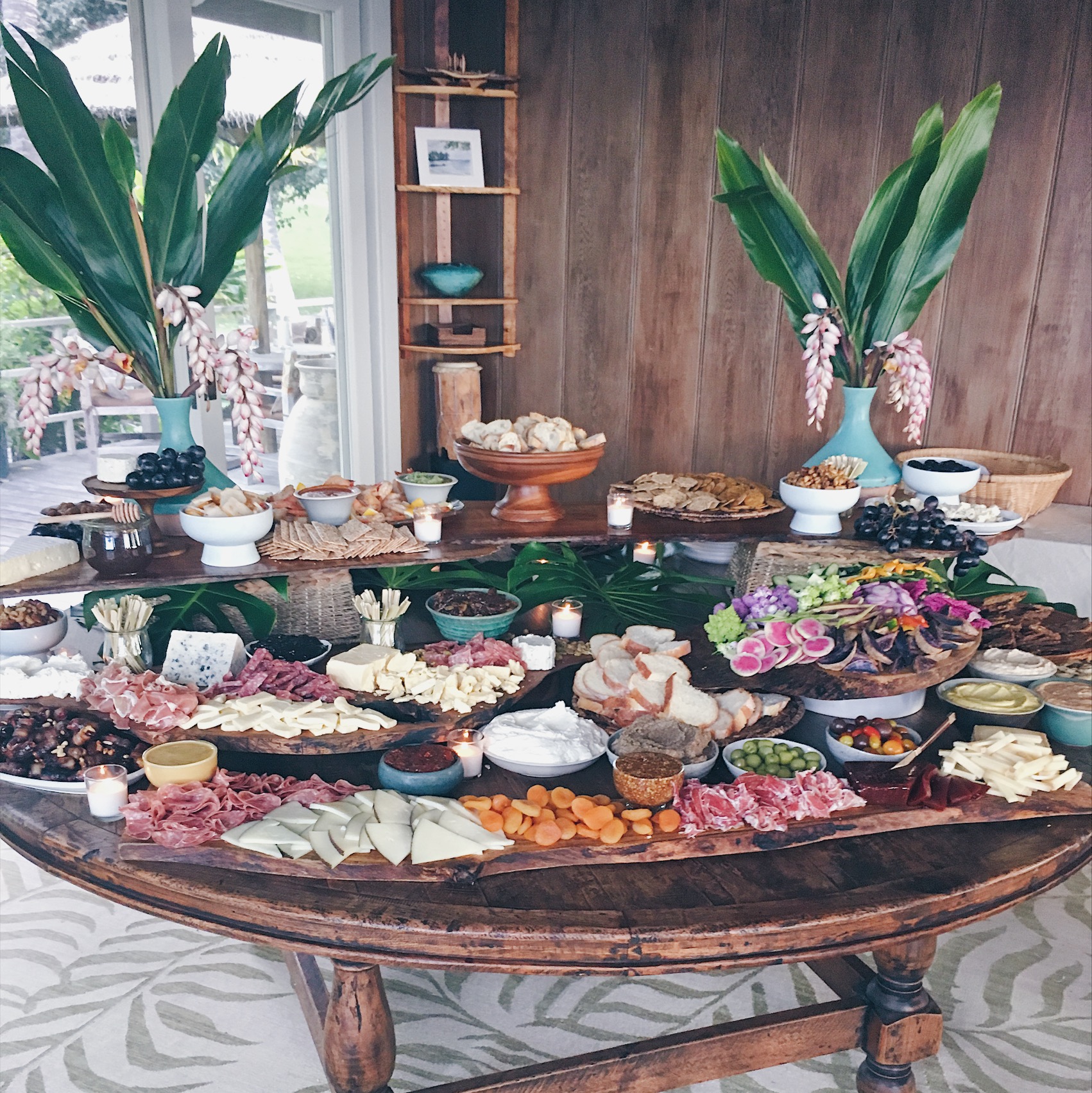 HOW TO THROW A LUXURY PICNIC!, Brunch Ideas, Grazing Platter Table
