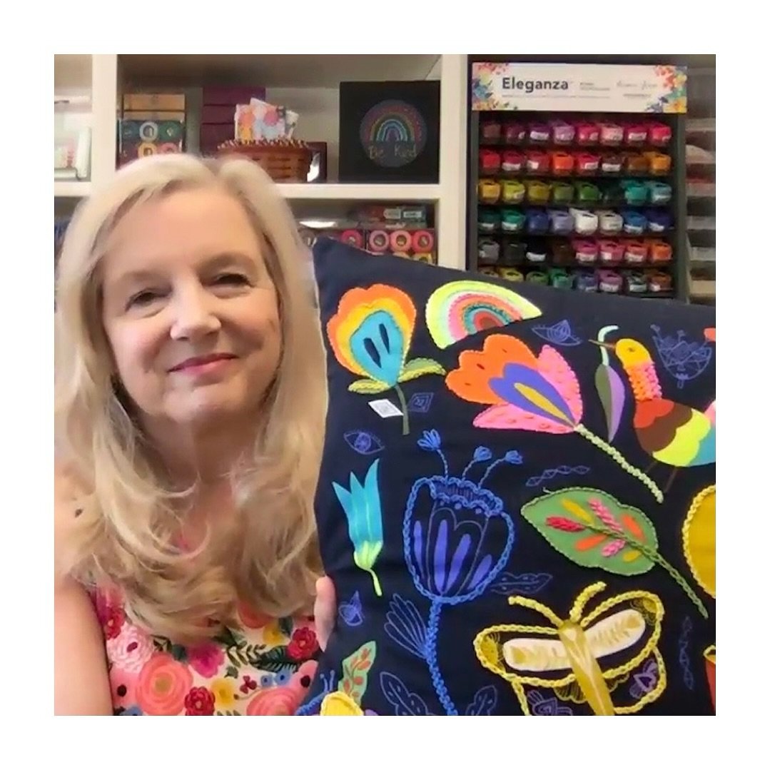 I talk about the upcoming Summer Embroidery Stitch Along on a recent YouTube video. You can find the link to that by clicking the YouTube icon in my bio. The fun begins on June 1st (20 days and counting down!), and I would love for you to join me. Le
