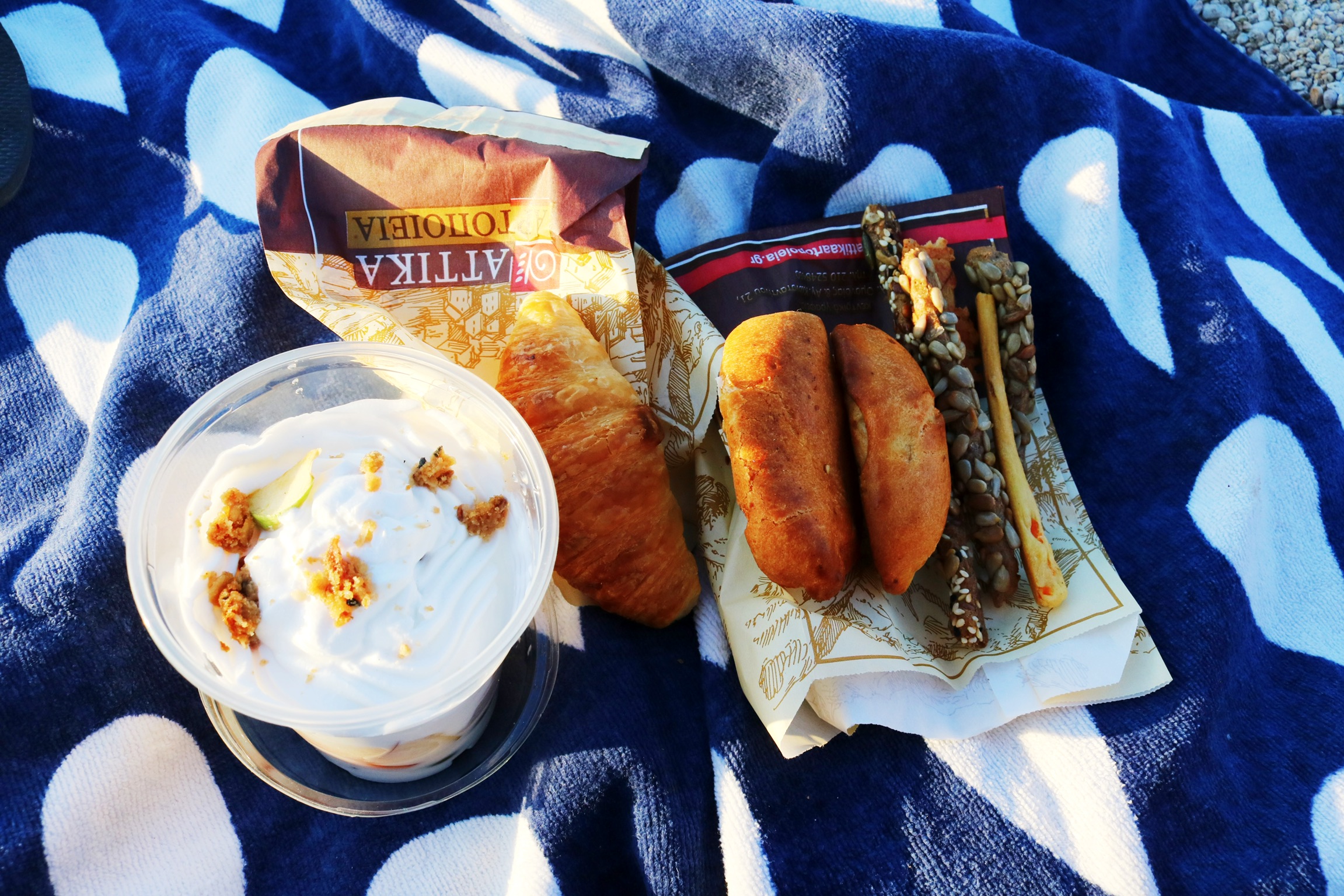 Cheap greek brekkie thanks to local bakeries 💙