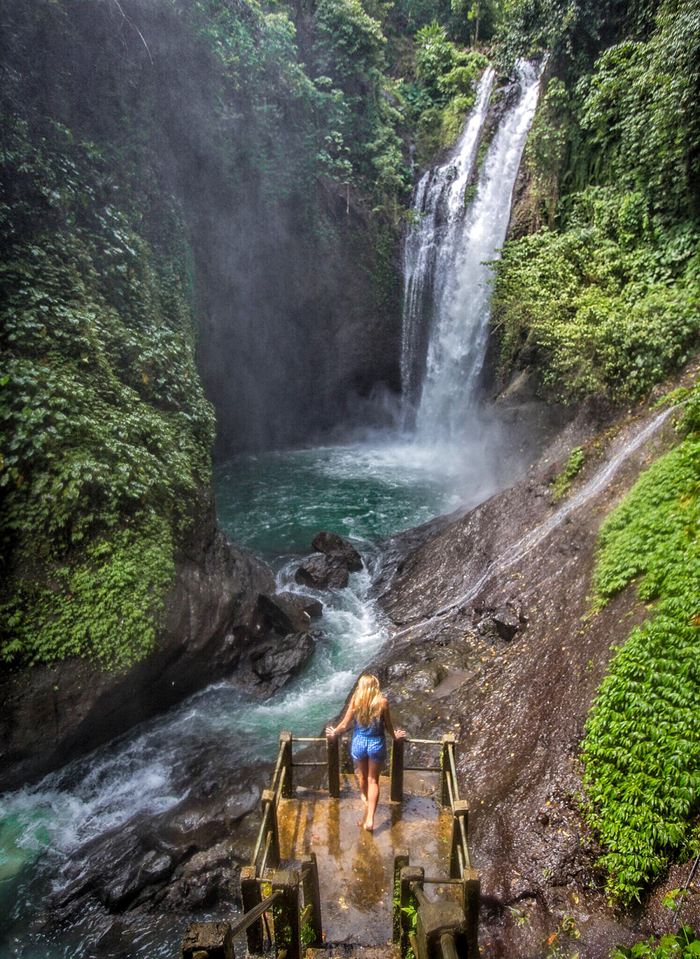 Aling-Aling-Waterfall-1.jpg