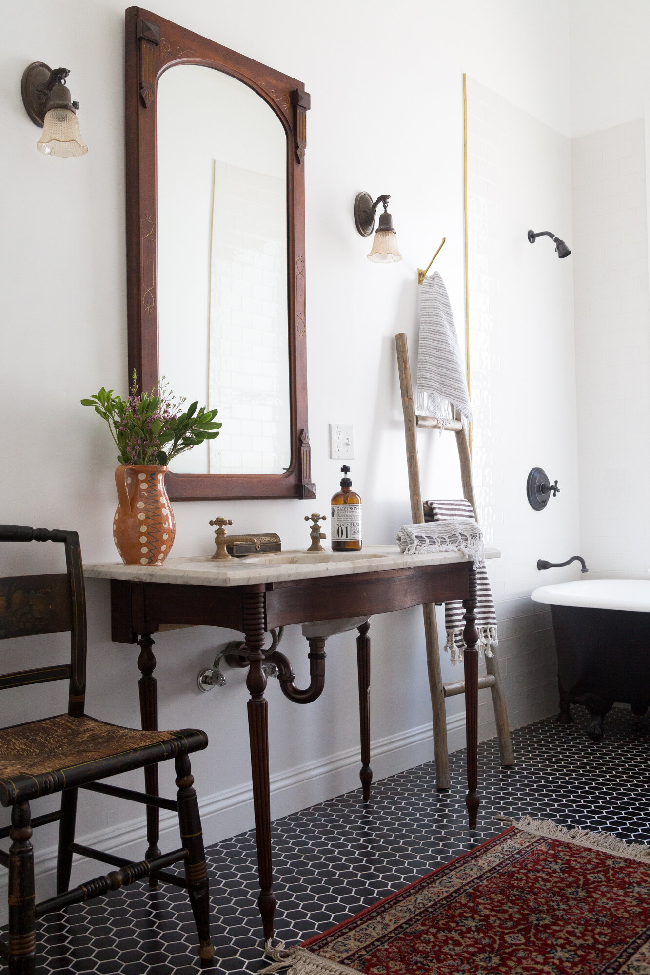 jamie_haller_victorian_bathroom.jpg