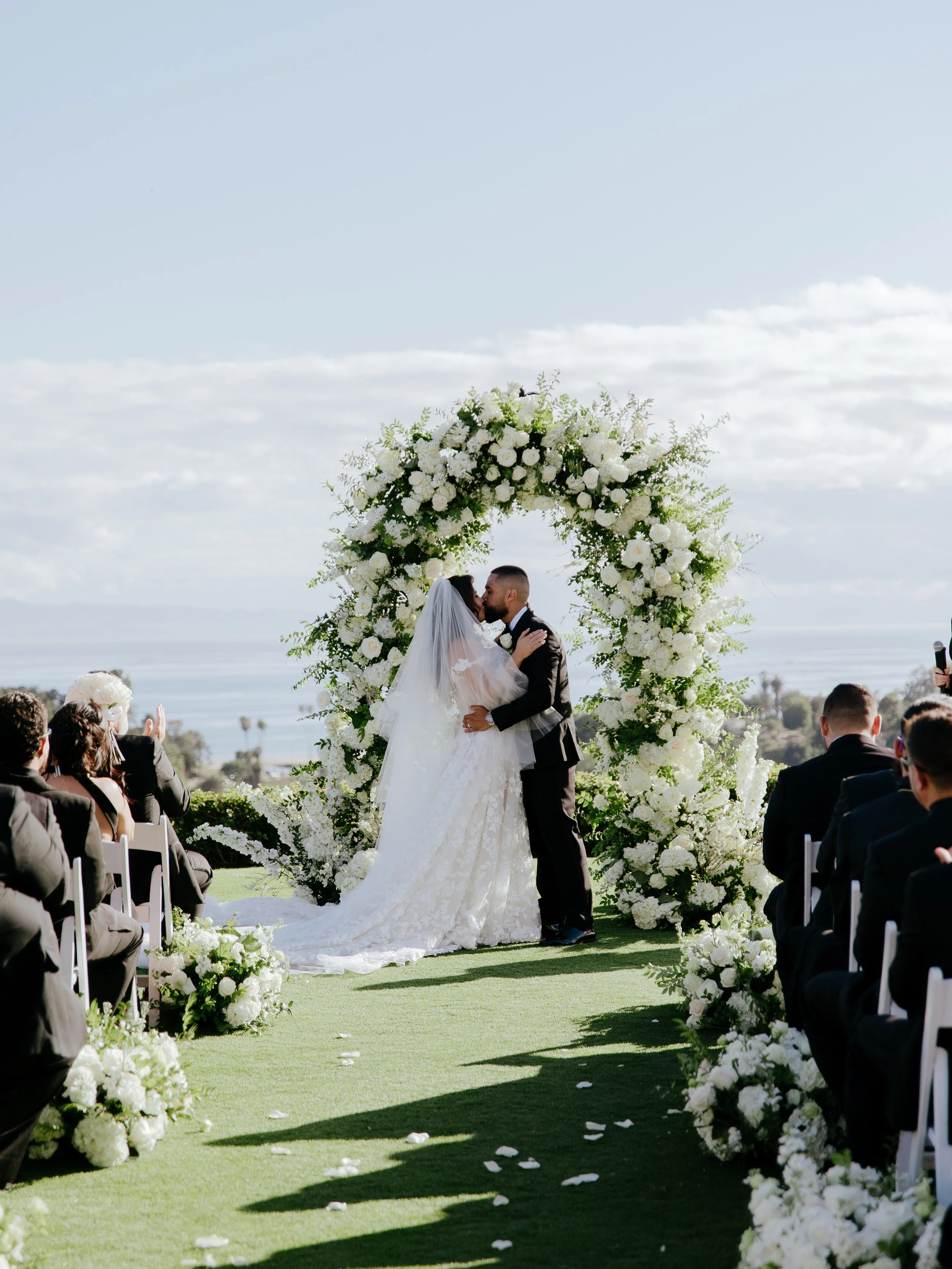 A Luxury Montecito Club Wedding in Santa Barbara: A Romantic Spring Wedding