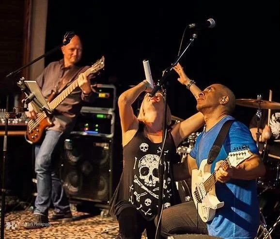 Jenni Doyle & The Attractions Band at Woody's!