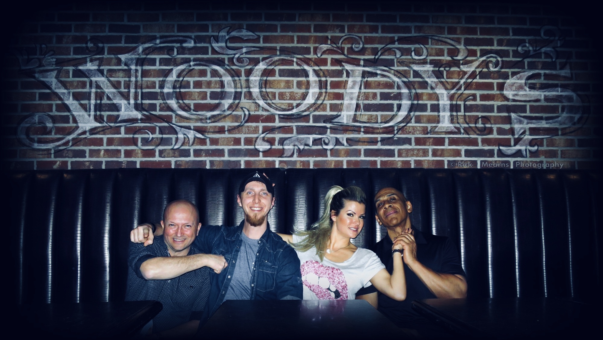 Jenni Doyle & The Attractions ay Woody's!