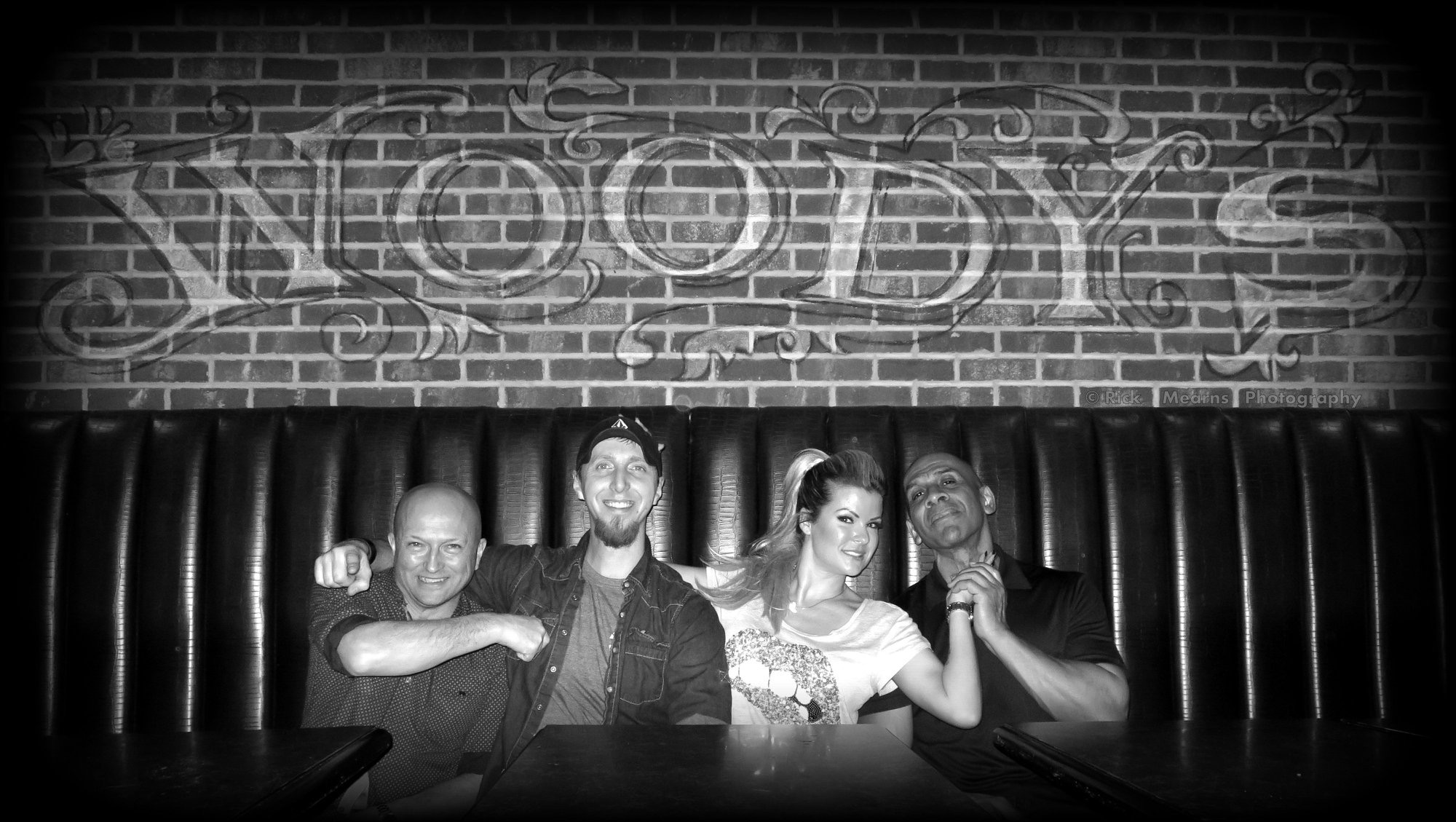 Jenni Doyle & The Attractions at Woody's!