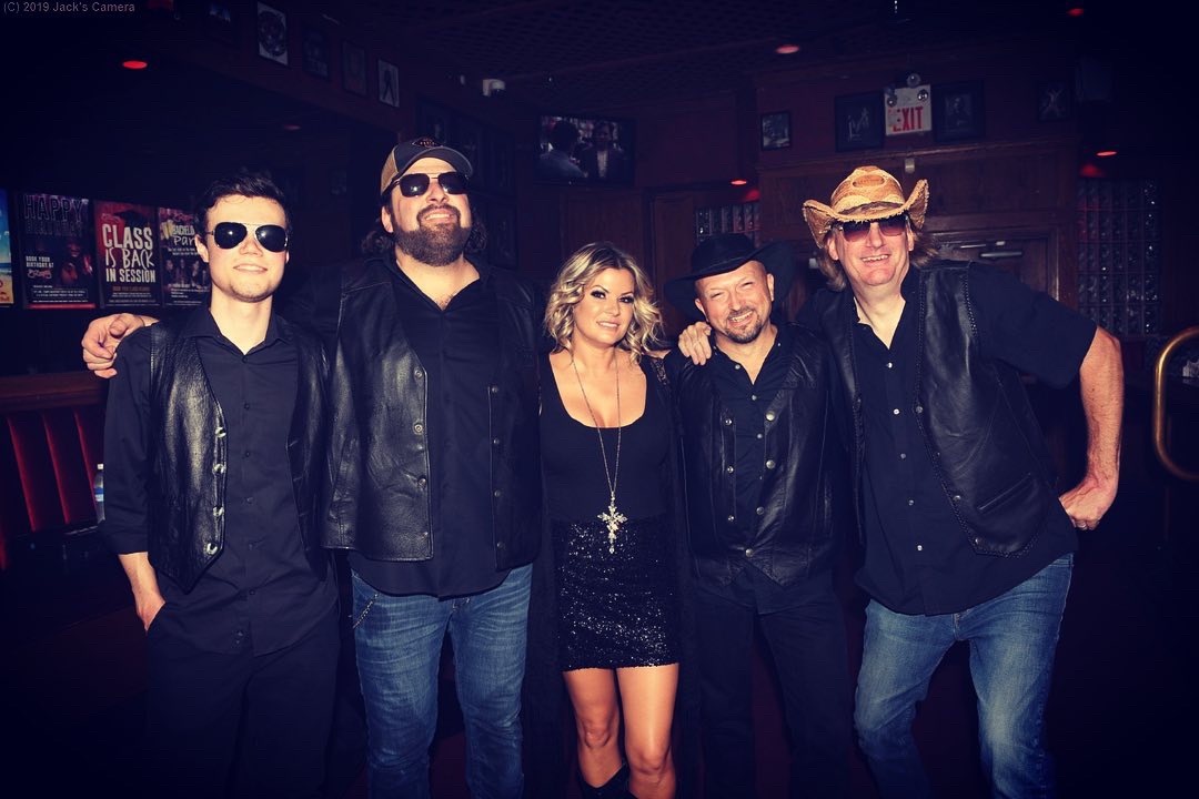 Me and Mae Live at Loco Billy's!