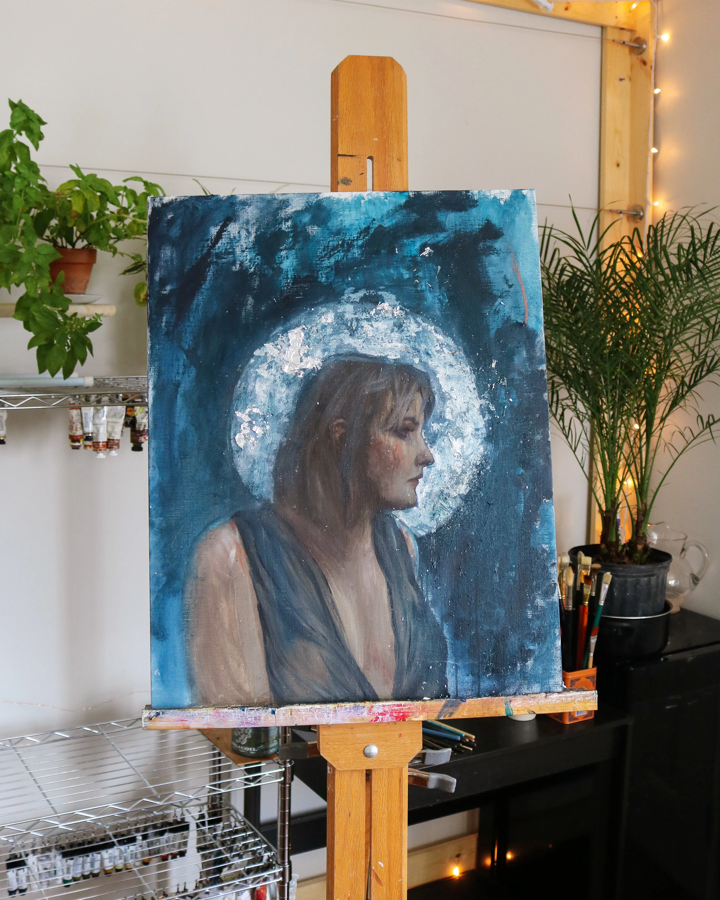 Painting I’m working on at the moment. I need to will myself to finish it very soon. I’ve lost the momentum/thrill with it. And yet, it holds a lot of promise. * fingers crossed *