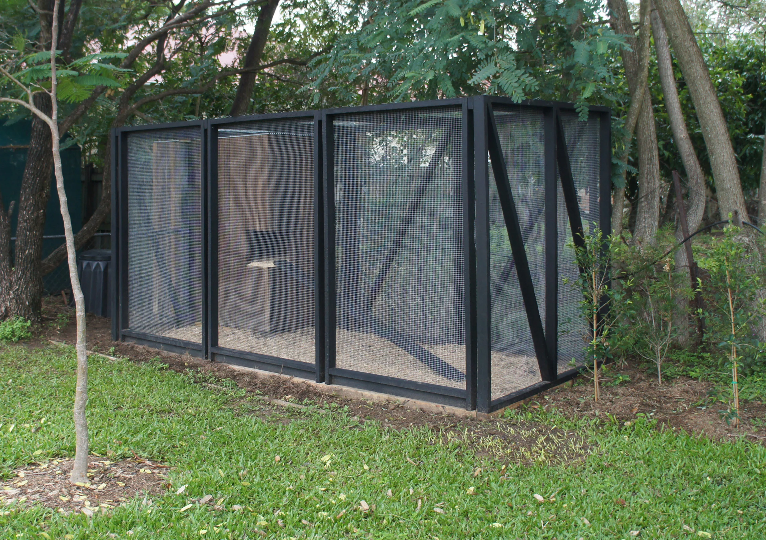 5_House-for-hens-03.jpg