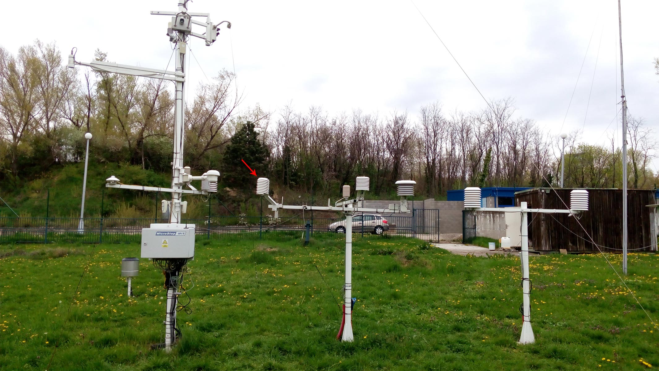 Professional comparison testing of solar radiation shields