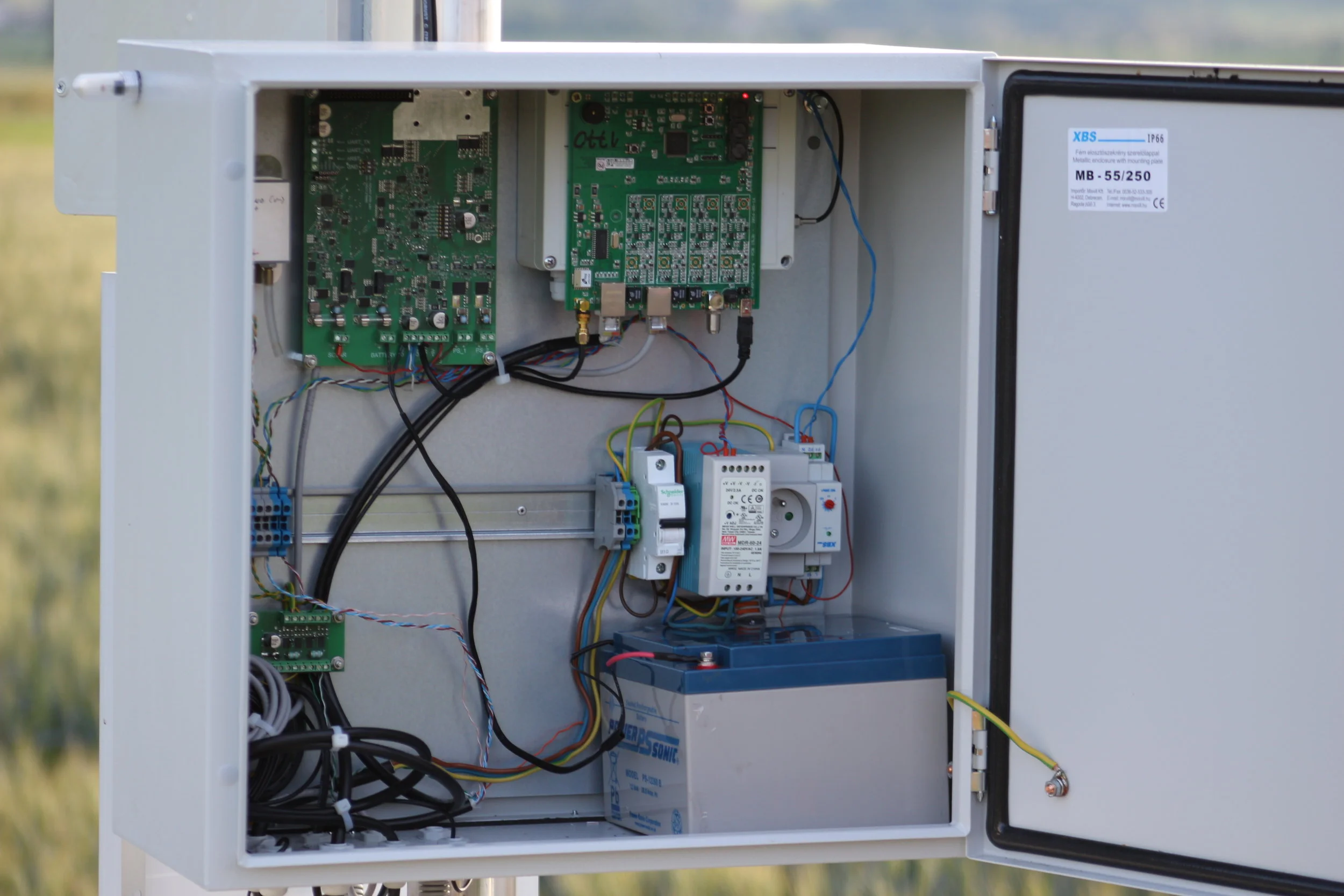 DETAIL OF METARLOGGSM WIRELESS DATA LOGGER, POWER PROTECT LIGHTNING PROTECTION AND POWER MANAGEMENT BOARD AT JASNA AERODROME AUTO-METAR INSTALLATION