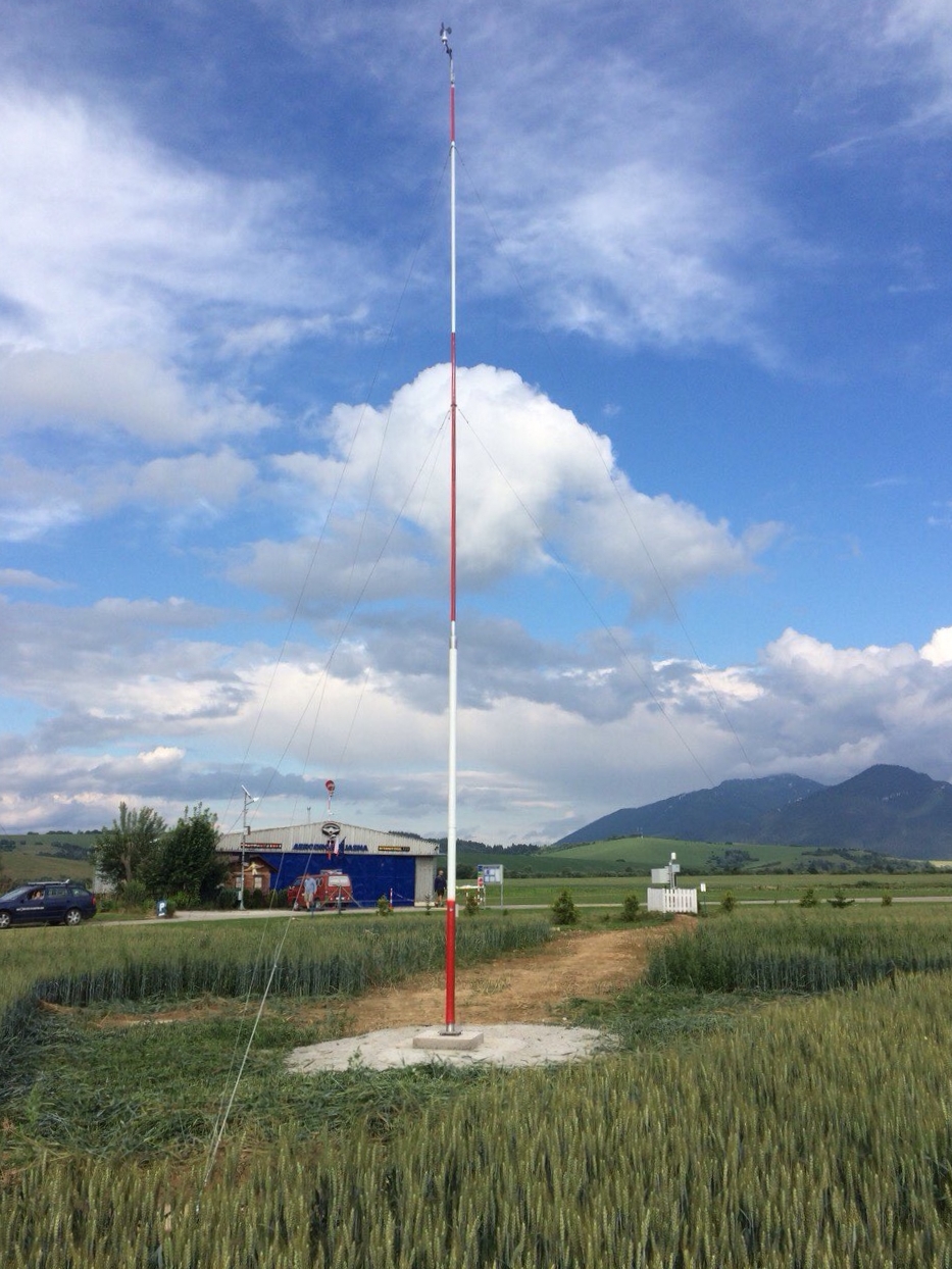 JASNA AERODROME DETAIL OF THE FIRST AUTOMETAR INSTALLATION OF EZMETAR SYSTEM BASED ON THE METARLOGGSM AND POWERPROTECT WIRELESS ELECTRONIC SYSTEMS AND SENSORS