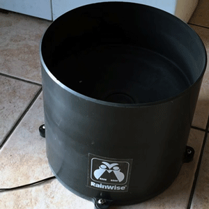 RainWise Tipping Bucket Wired Rain Gauge can easily be used with a MeteHelix personal weather station.