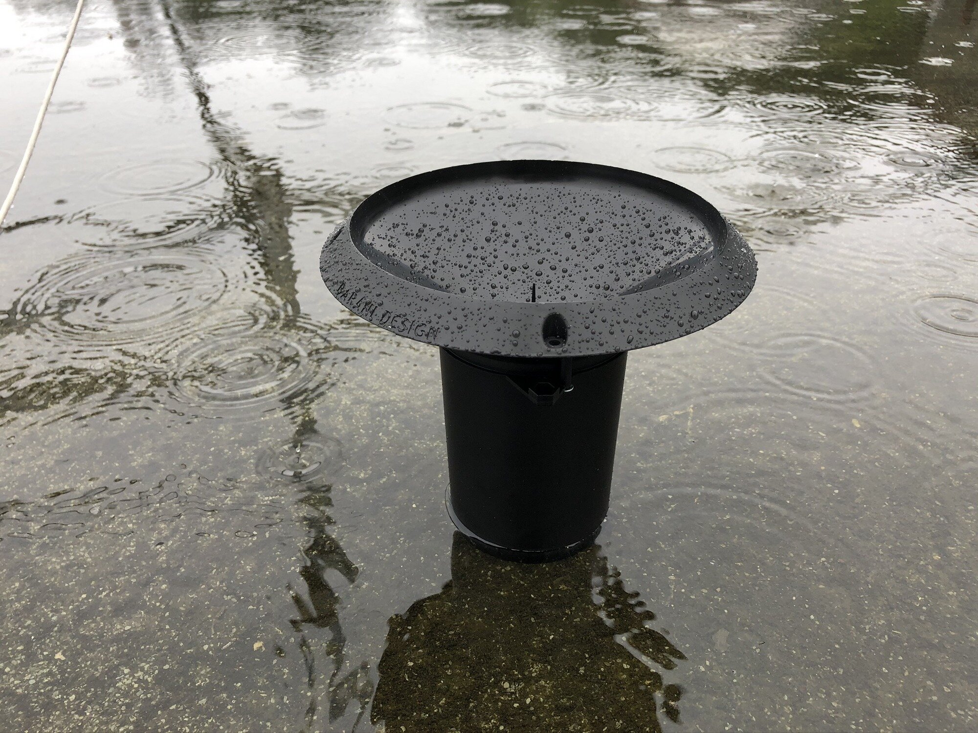 MeteoRain 200 Compact rain gauge in very light rain