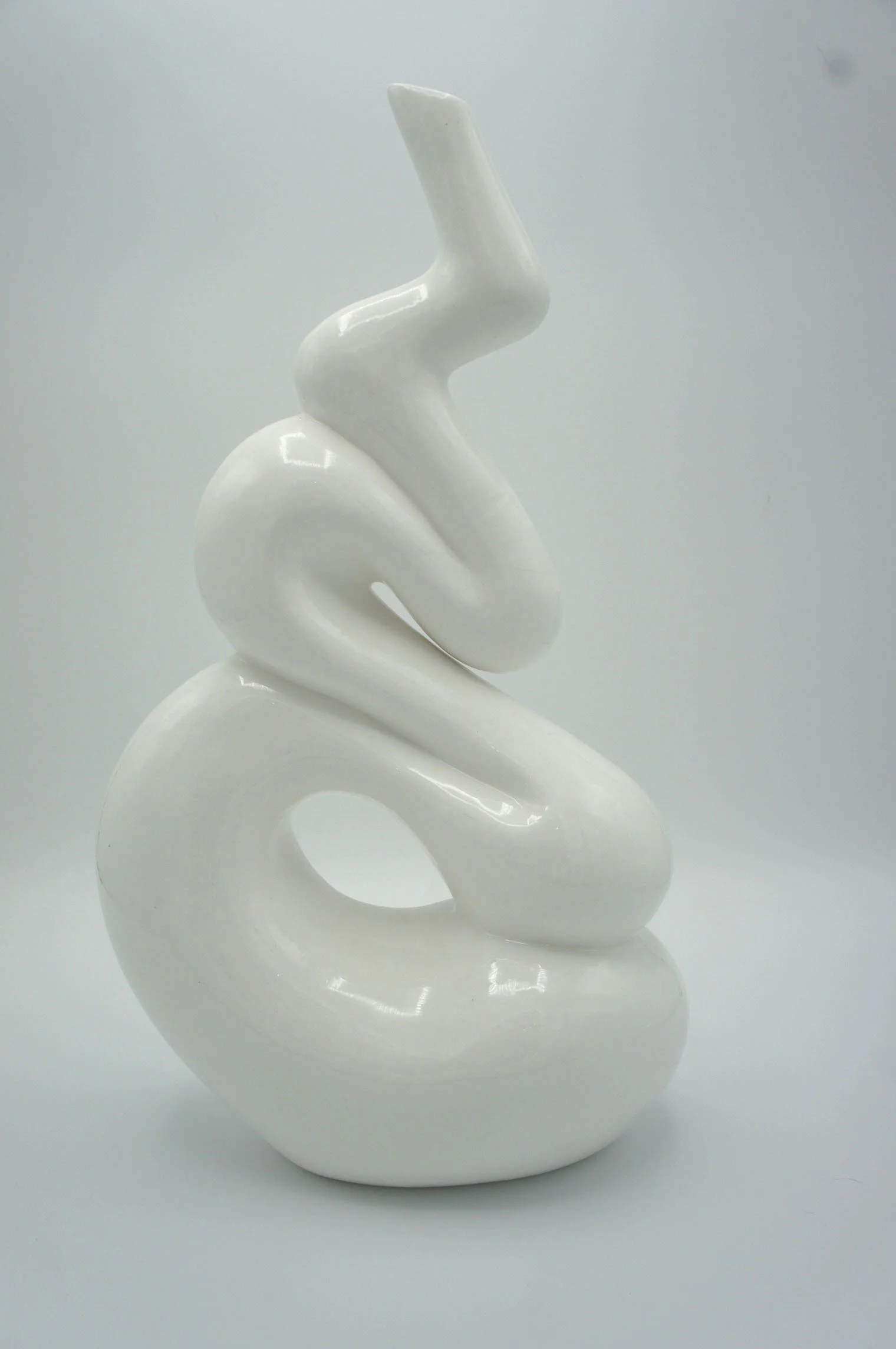 Modern Porcelain Decanter - Eva Baron Interior Designer in Oxford