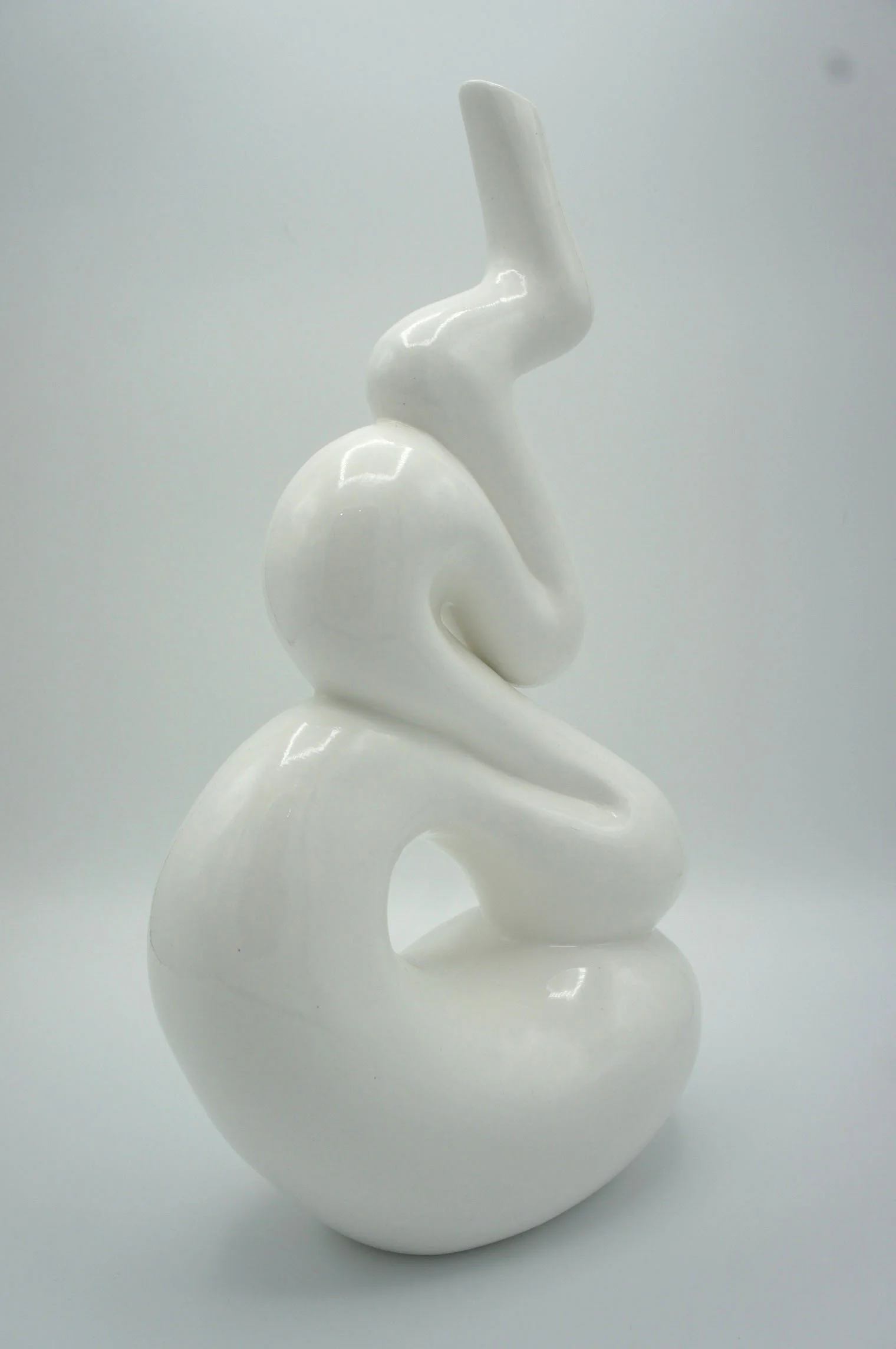 Modern Porcelain Decanter - Eva Baron Interior Designer in Oxford