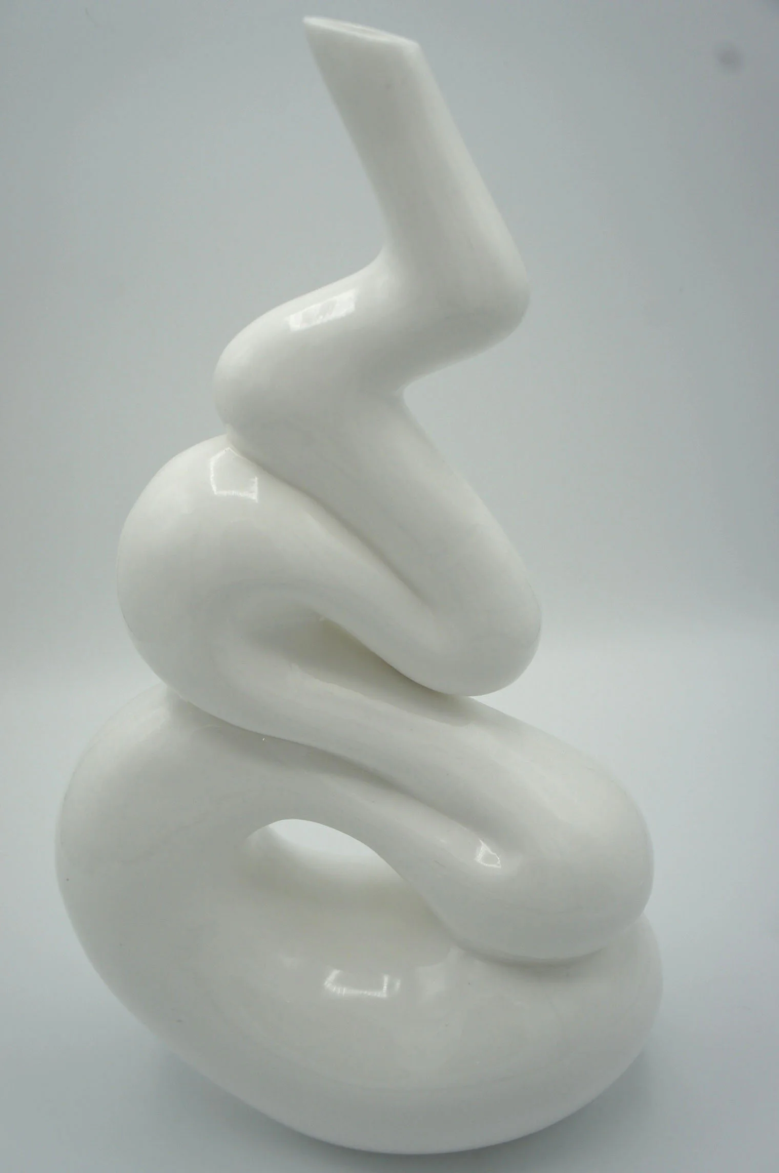 Modern Porcelain Decanter - Eva Baron Interior Designer in Oxford