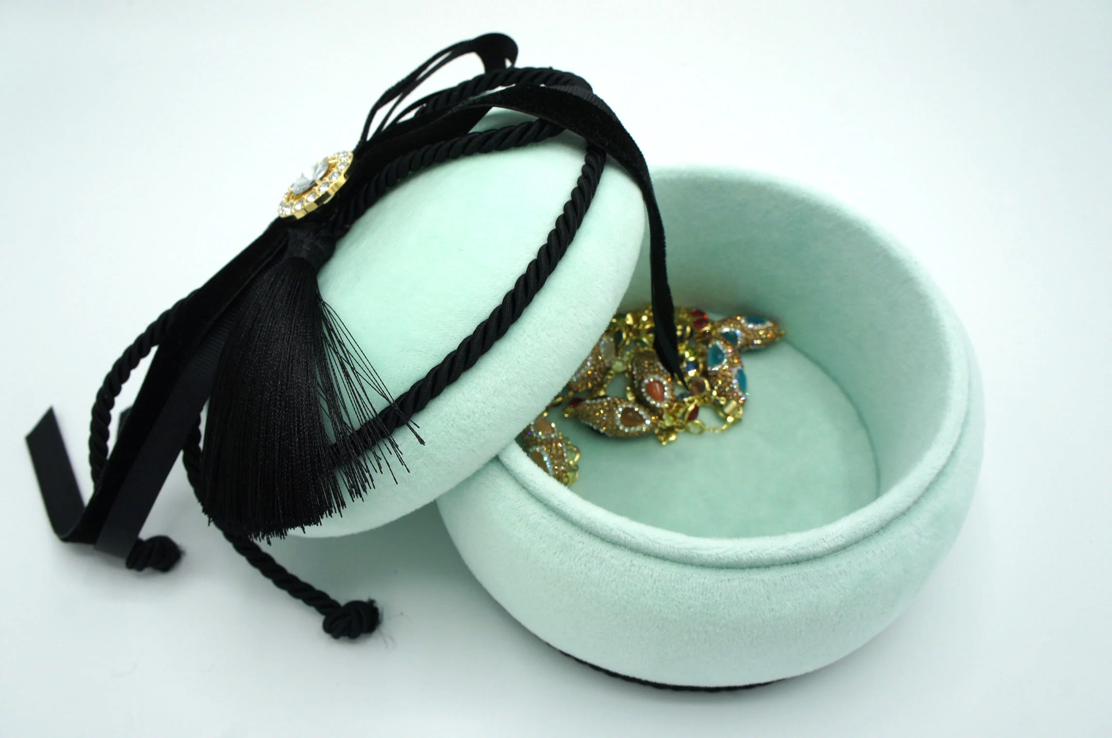 Minty Round Box - Eva Baron Interior Designer in Oxford