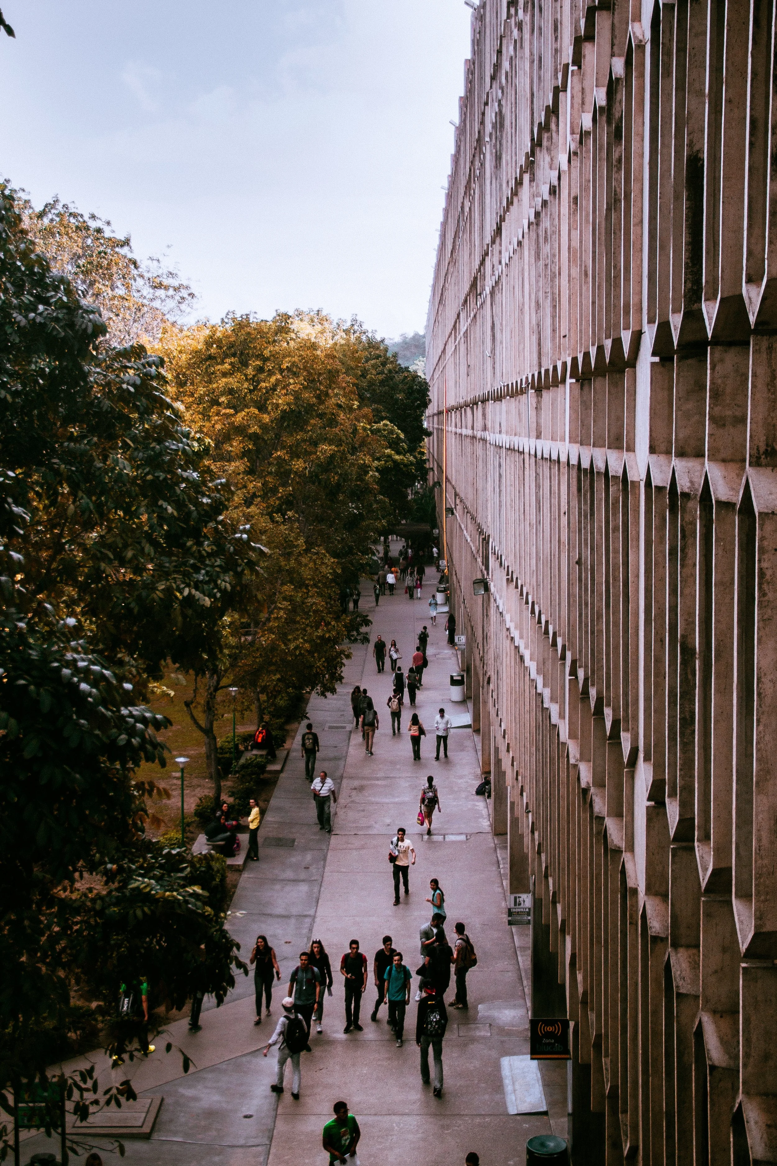 andres-gerlotti-560552-unsplash.jpg