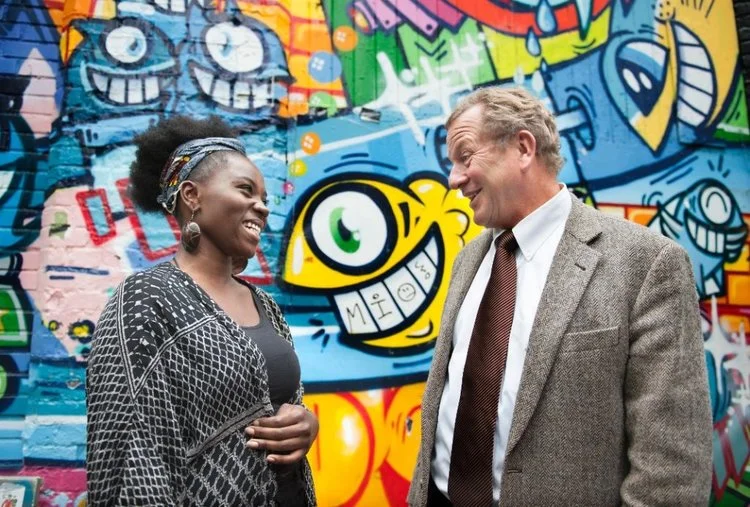TekstLab Unge Stemmer: Jeaninne Masika Lukusa med styreleder i Talent Norge, John G. Bernander. Foto: Lars O. Flydal / Vårt Land