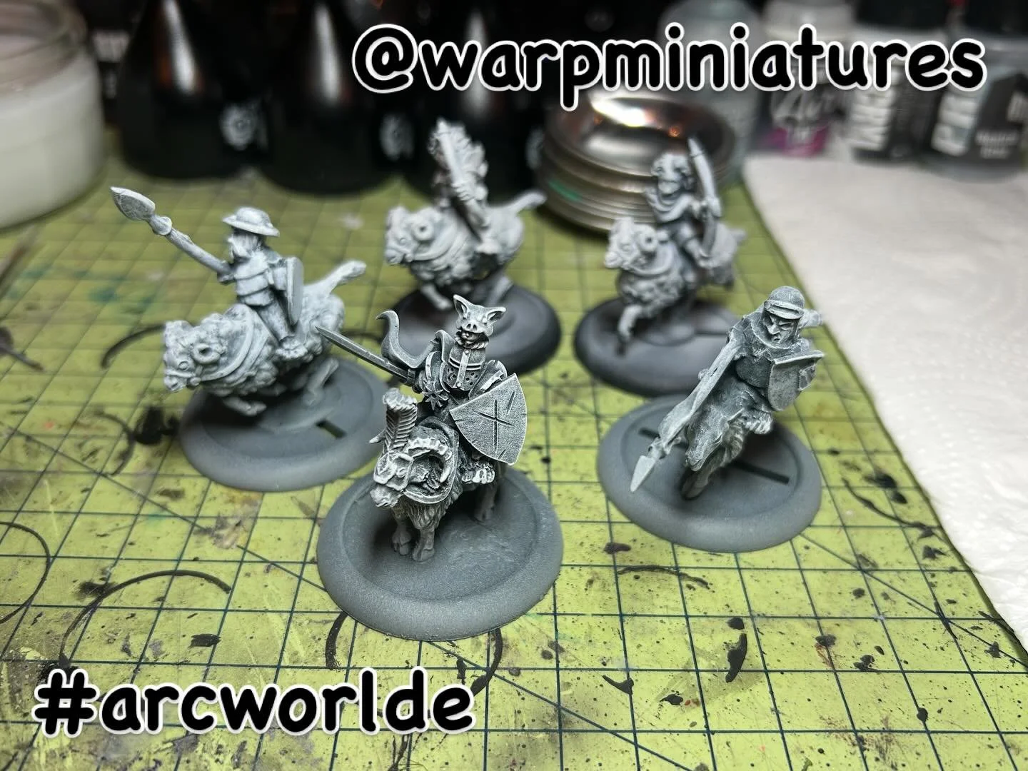 Excellent first day at the #arcworlde weekender hosted by @warpminiatures 

Managed to get my Sunday warband 95% done and smashed out a new #gremlin as part of the @spruegoons 1 hour paint challenge!