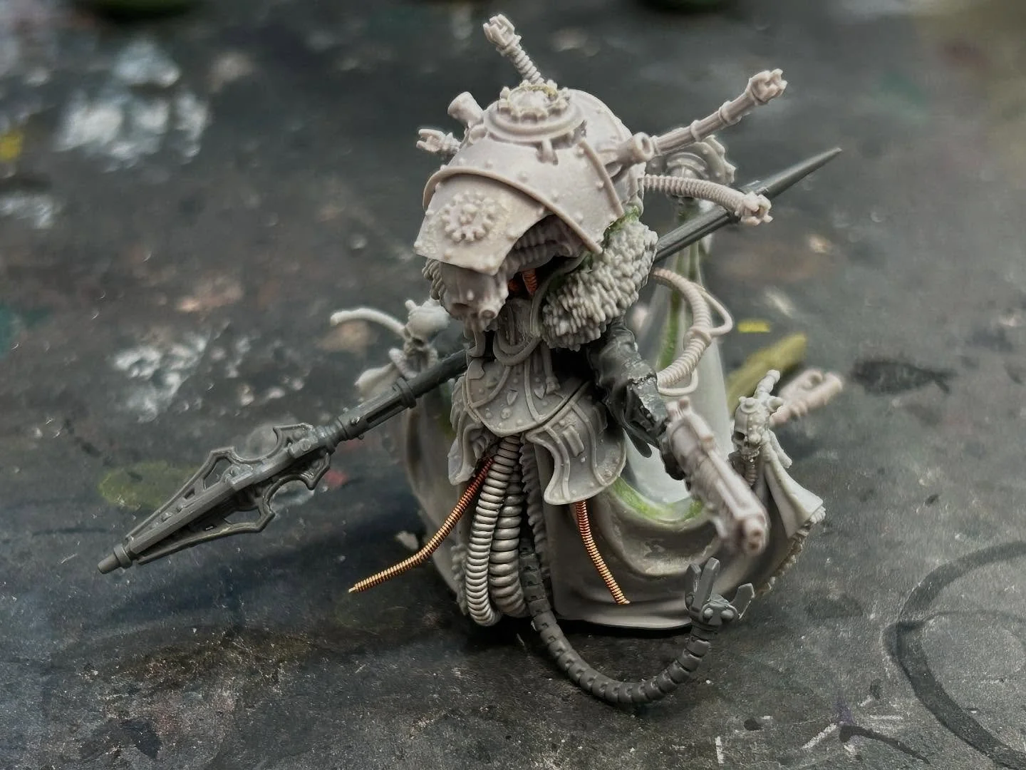 Great start of day two with @lillegend_studio for the sculpting and conversion course. Base all built, now for green stuff! #28 #28mm #inq28 #warhammer #warhammer40k #inquisimunda #inquisition #inquisitor #ordomechanicum