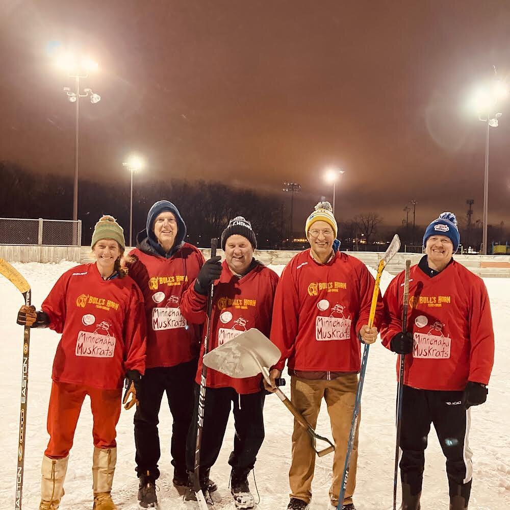 Get out this weekend and support our local team the Minnehaha Muskrats @uspondhockey championships on Lake Nokomis! Friday at 9:15 and 11:15 and Saturday at 9:15 and 3:15! Always fun having it in the neighborhood! #nokomislife #goodfoodnobull #pondho