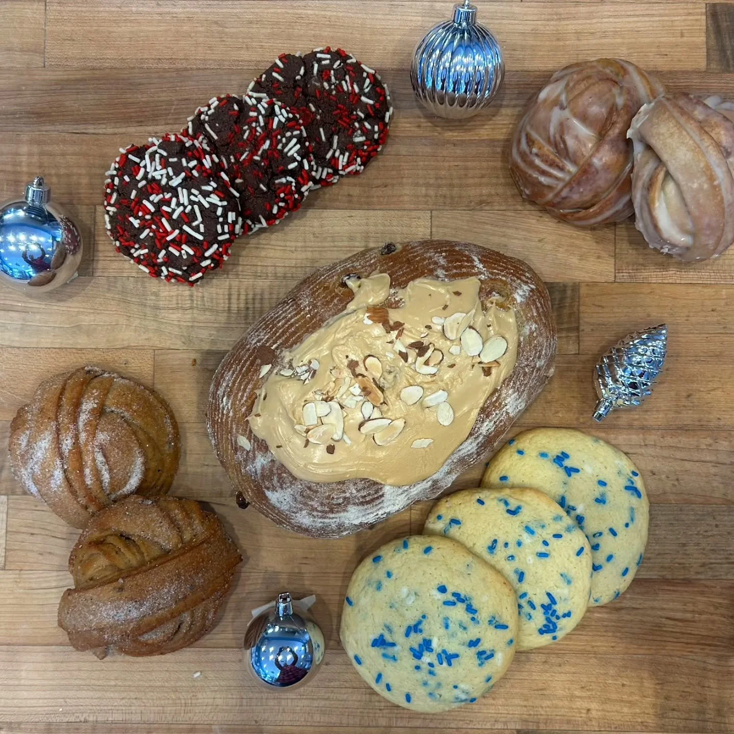 Attention Brakers! Our winter special orders are now live on our website! The link is in our bio, and you can also go to brakebread.com and order there! Our holiday options include our Winter Bundle, the Sweet and Savory Bundle, our Julekake, and a S