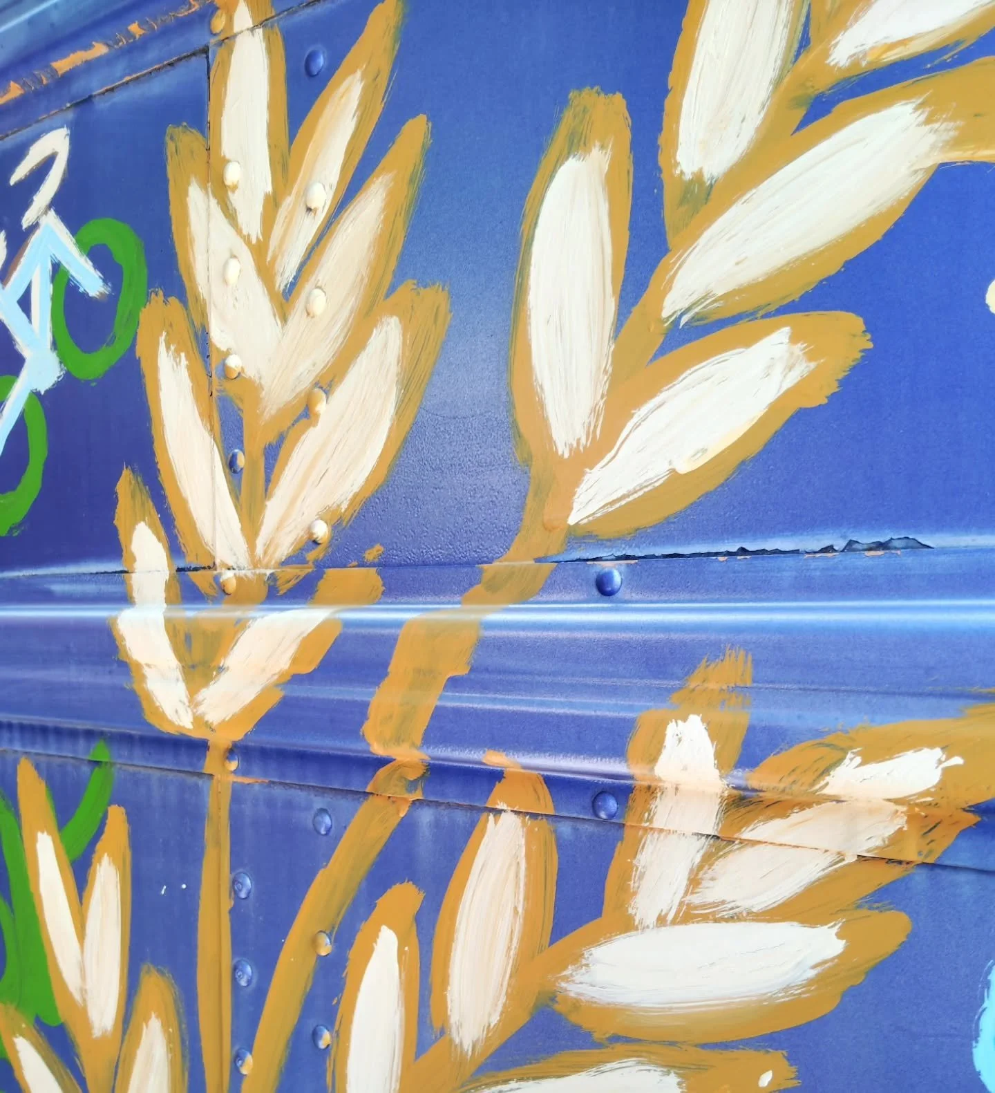 We're back for another carbalicious year!

The window will be back open this week
Friday, Saturday, and Sunday 
8am - 1pm

Cracked wheat loaves, cream cheese cookies, and chocolate fennel scones will make the start of 2026 that much more delicious...