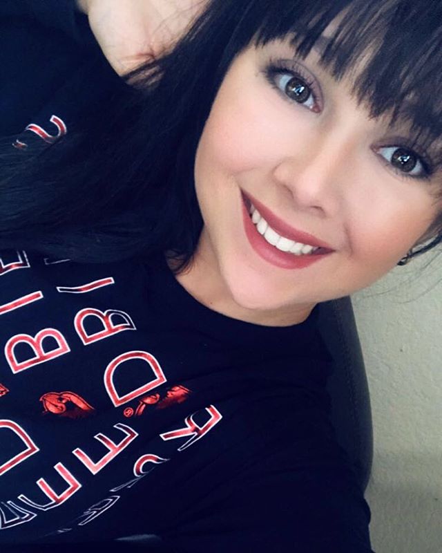 &ldquo;Confidence is the ability to feel beautiful without needing someone to tell you.&rdquo; #confidence #quote #beyou #bethebestyou #livinglifeinacountrysong #selfie #redbirds #love #lovelove #loveyourselfbest #loveyourselffirst #motivation #quote