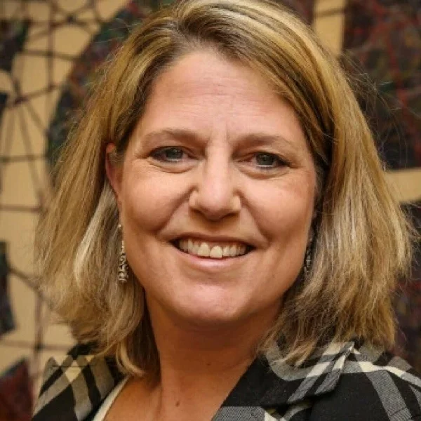 Donna Hollars 1.jpg