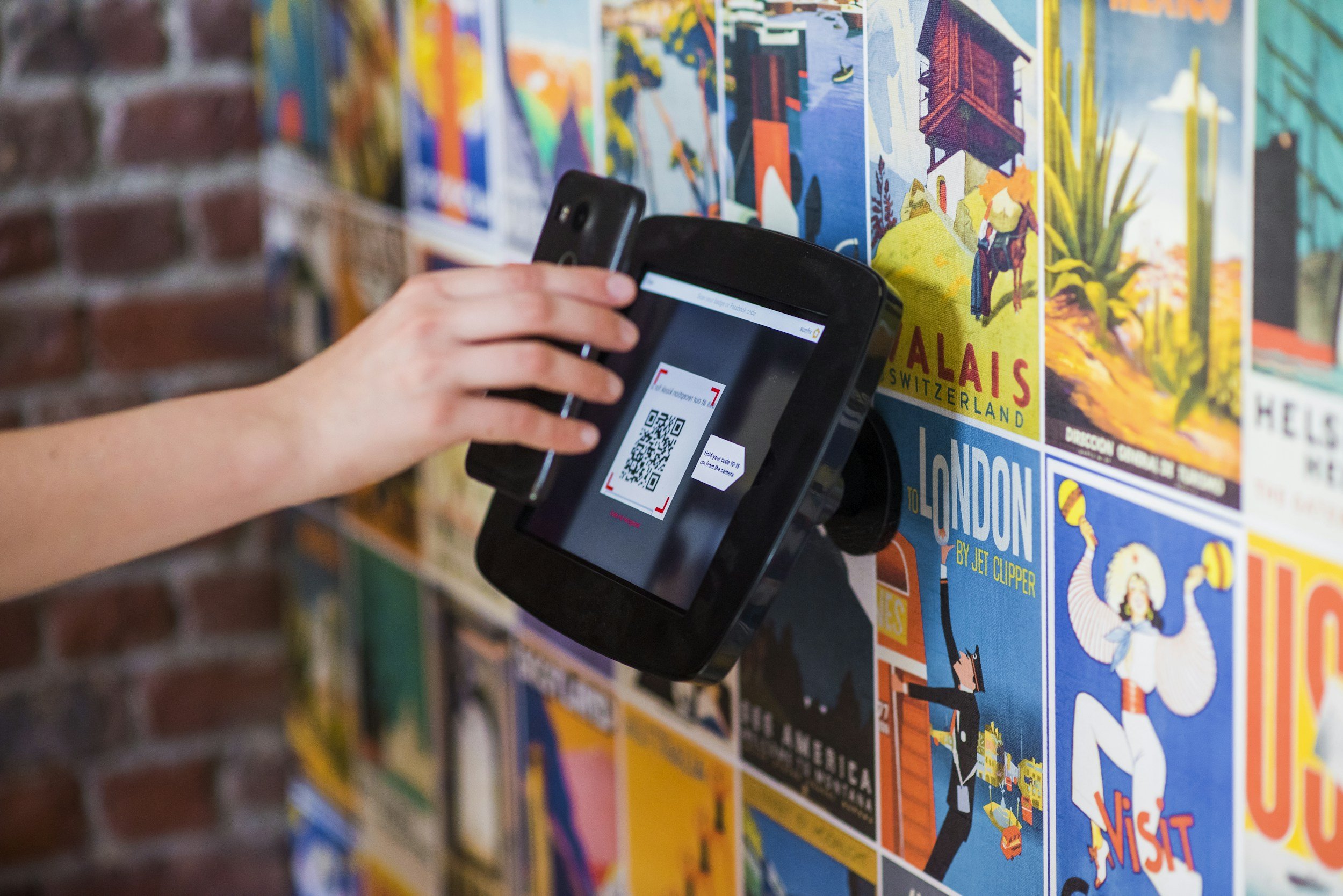 5 Ways QR Code Photo Sharing Helps Small Businesses Market Their Events