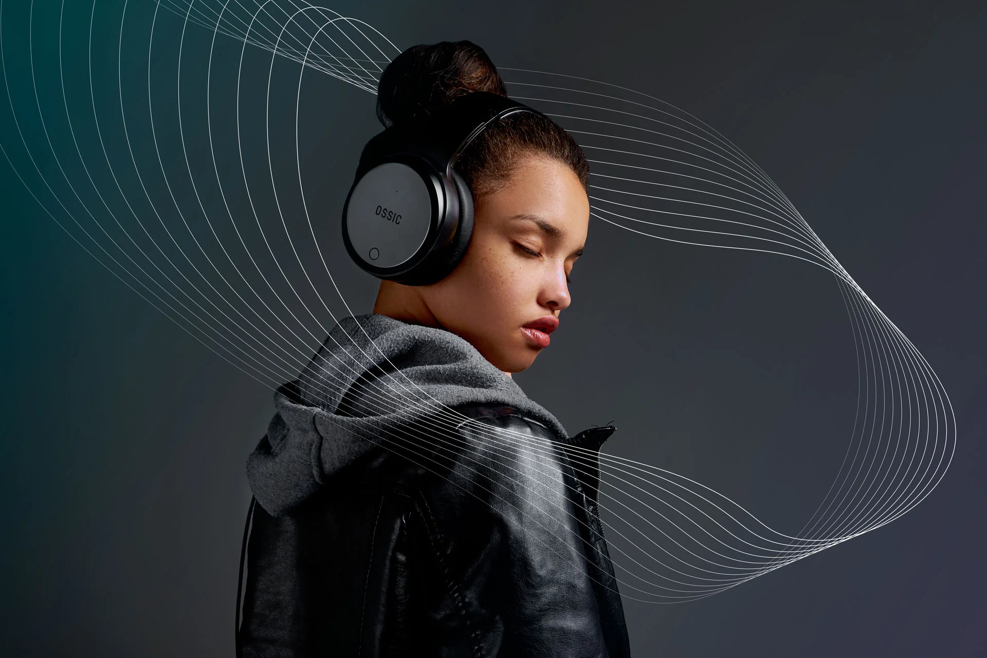 OSSIC-Hear-Beyond-Drew-Downie-Female-hero.jpg