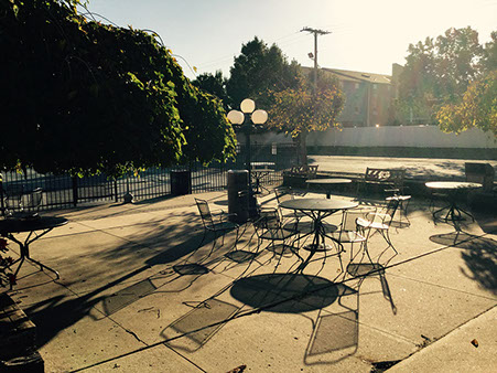 patio seating area451x339.jpg