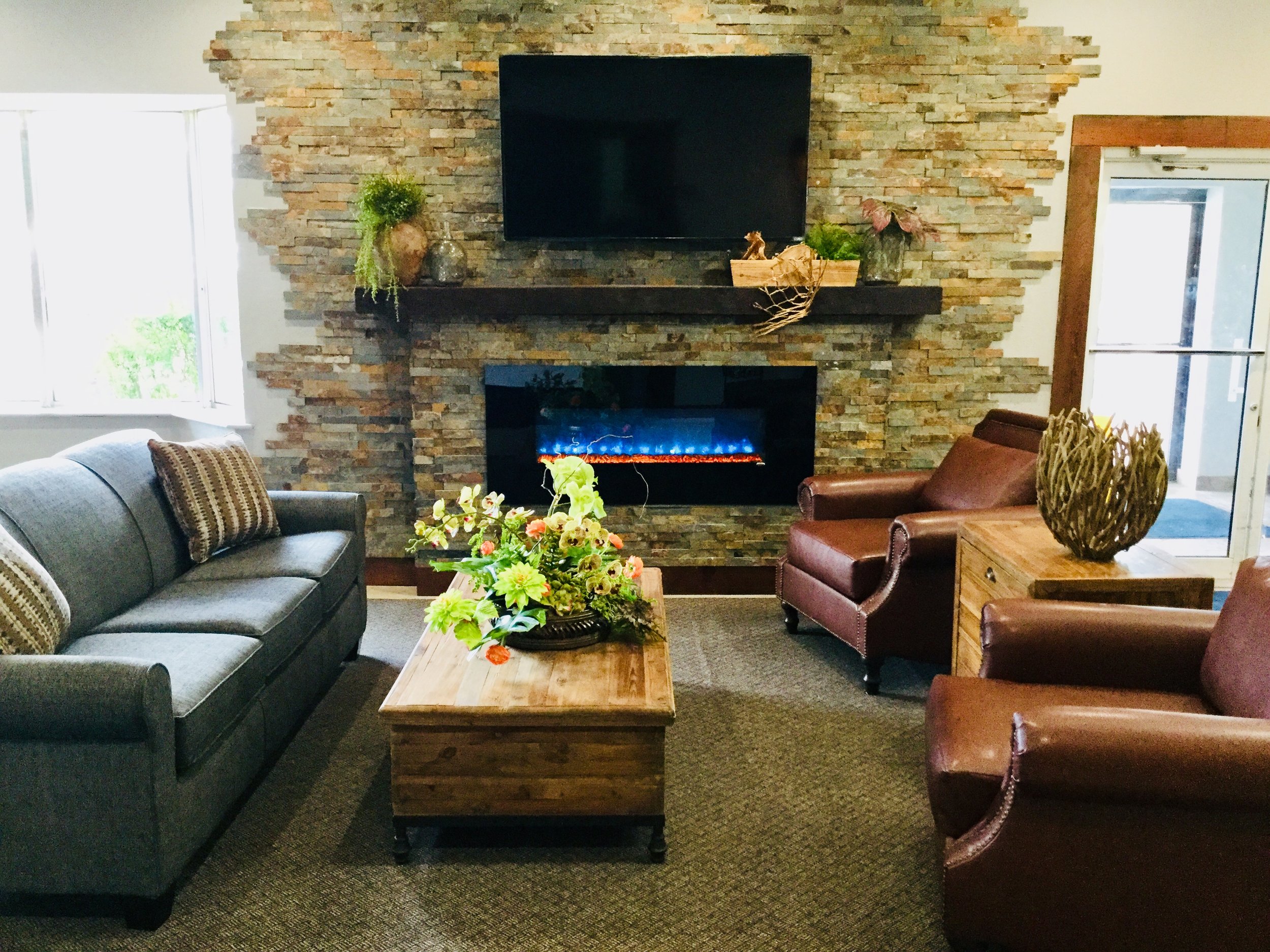 Fireplace 2018 with tv.jpg