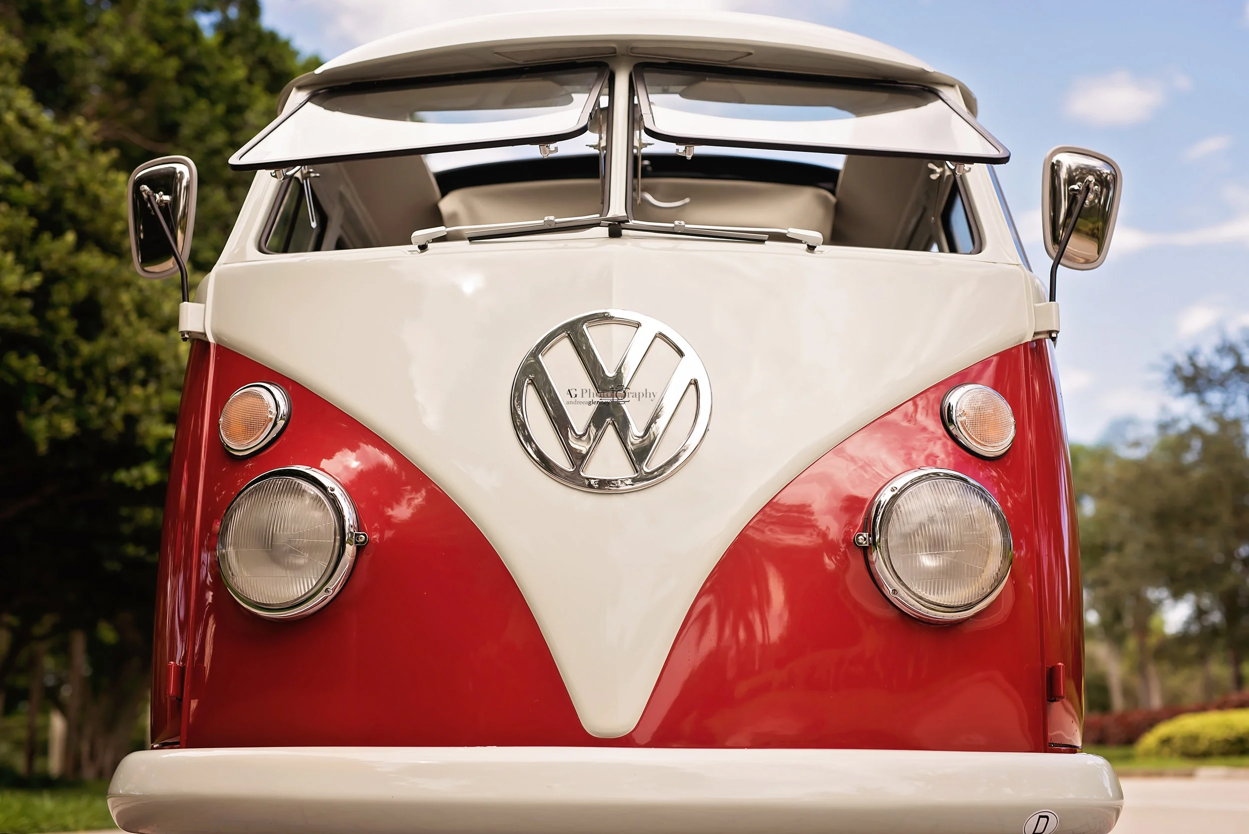 Vintage 1976 Volkswagen bus