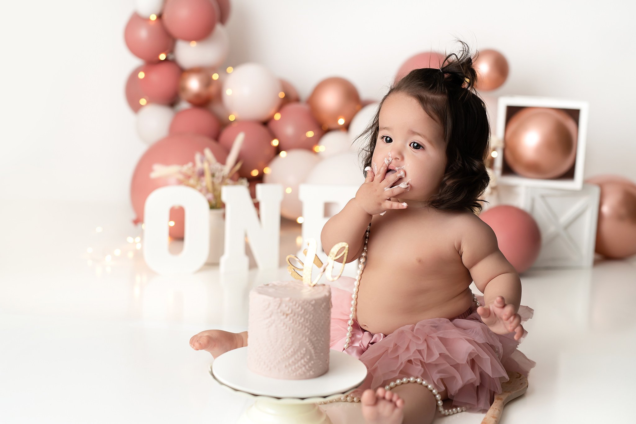 cake-smash-studio-photographer-baby-girl-Alpharetta-best-photographer.jpg