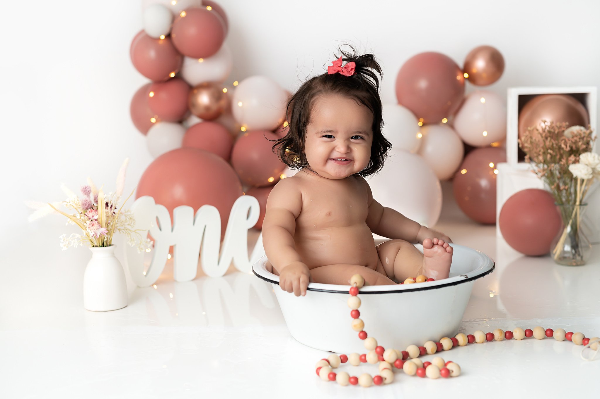 baby-bubble-bath-first-birthday-photographer-Alpharetta-Georgia-best.jpg