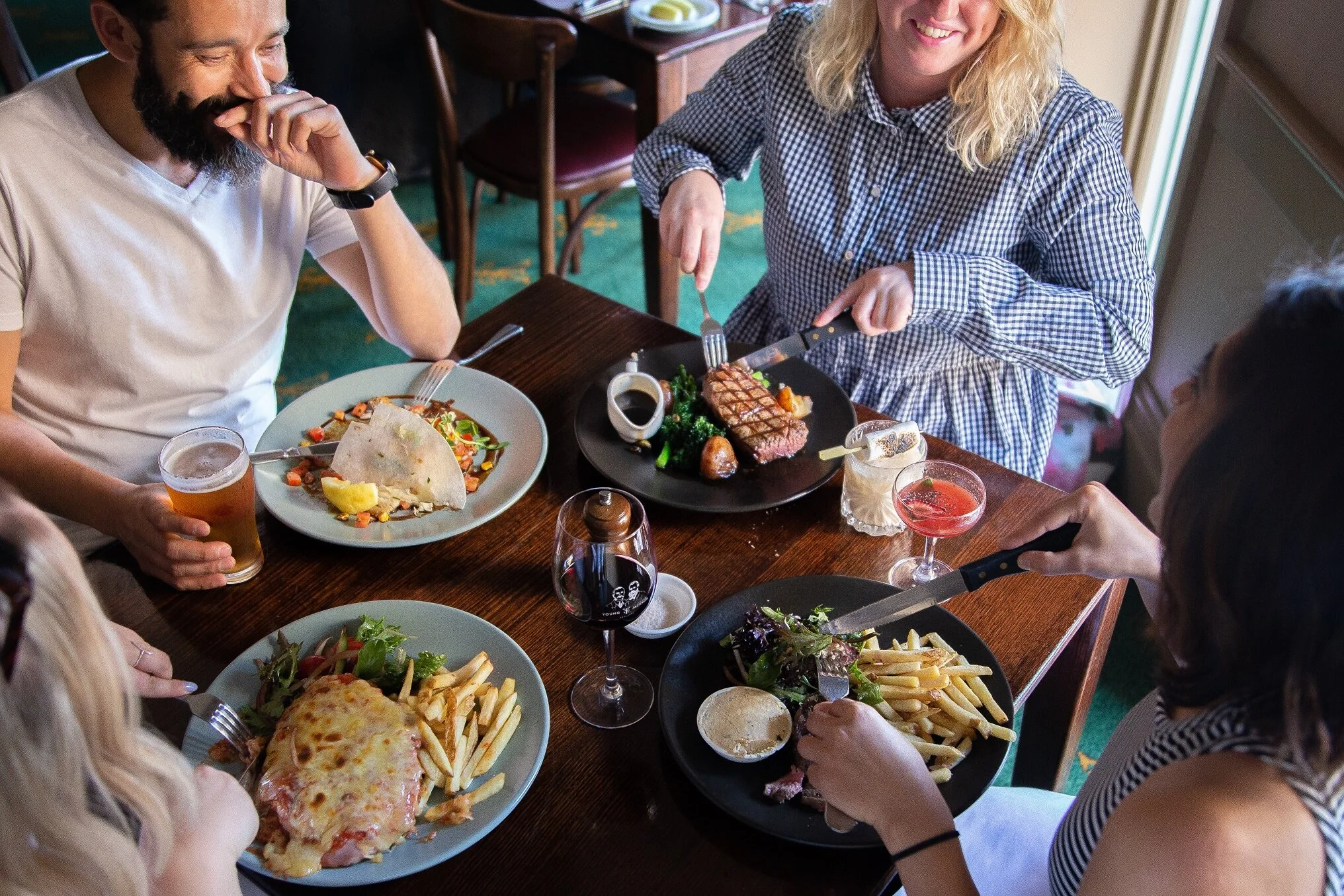 Dine With Friends.jpg