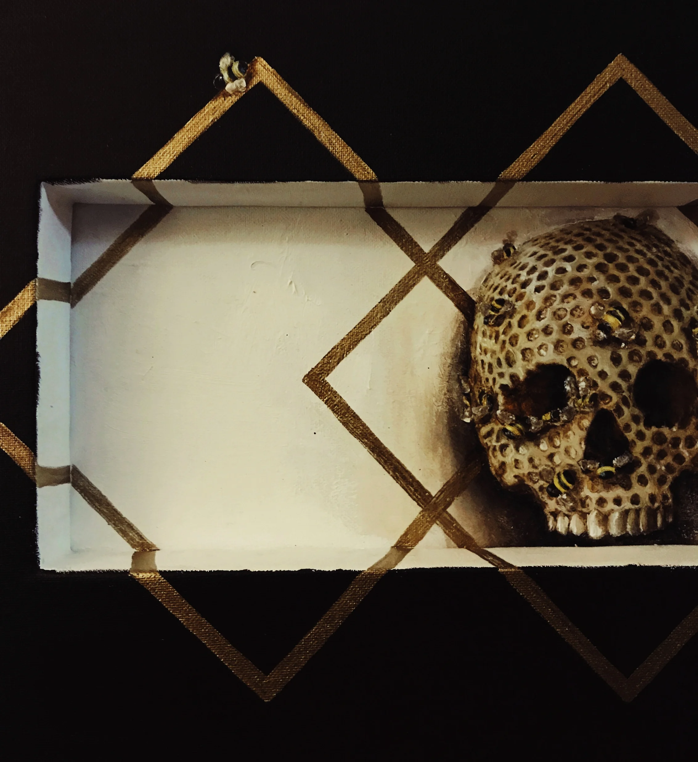 Bee Skull | 2017 @brianamwills