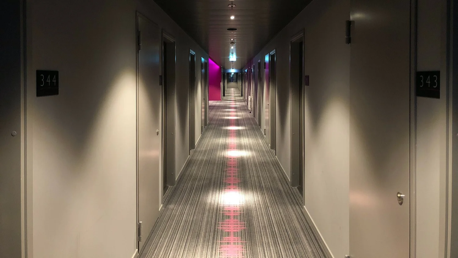 Episode #022 - Hotels, resorts and COVID-19 feat. Jan Freitag (STR)