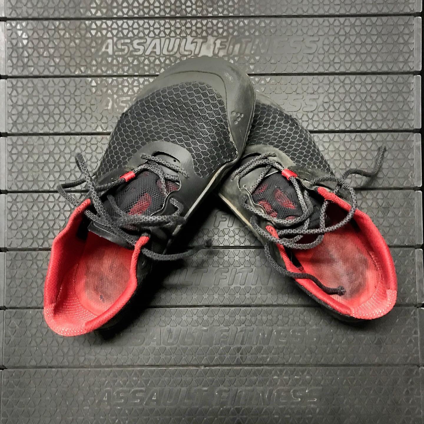 Hanging for the day @vivobarefoot bring out a gym shoe worthy of the original Motus .. [for those who know the shoe you will notice the missing velcro strap .. this was surplus to need for me so I cut it off] 

These Motus are my gym shoe of choice w