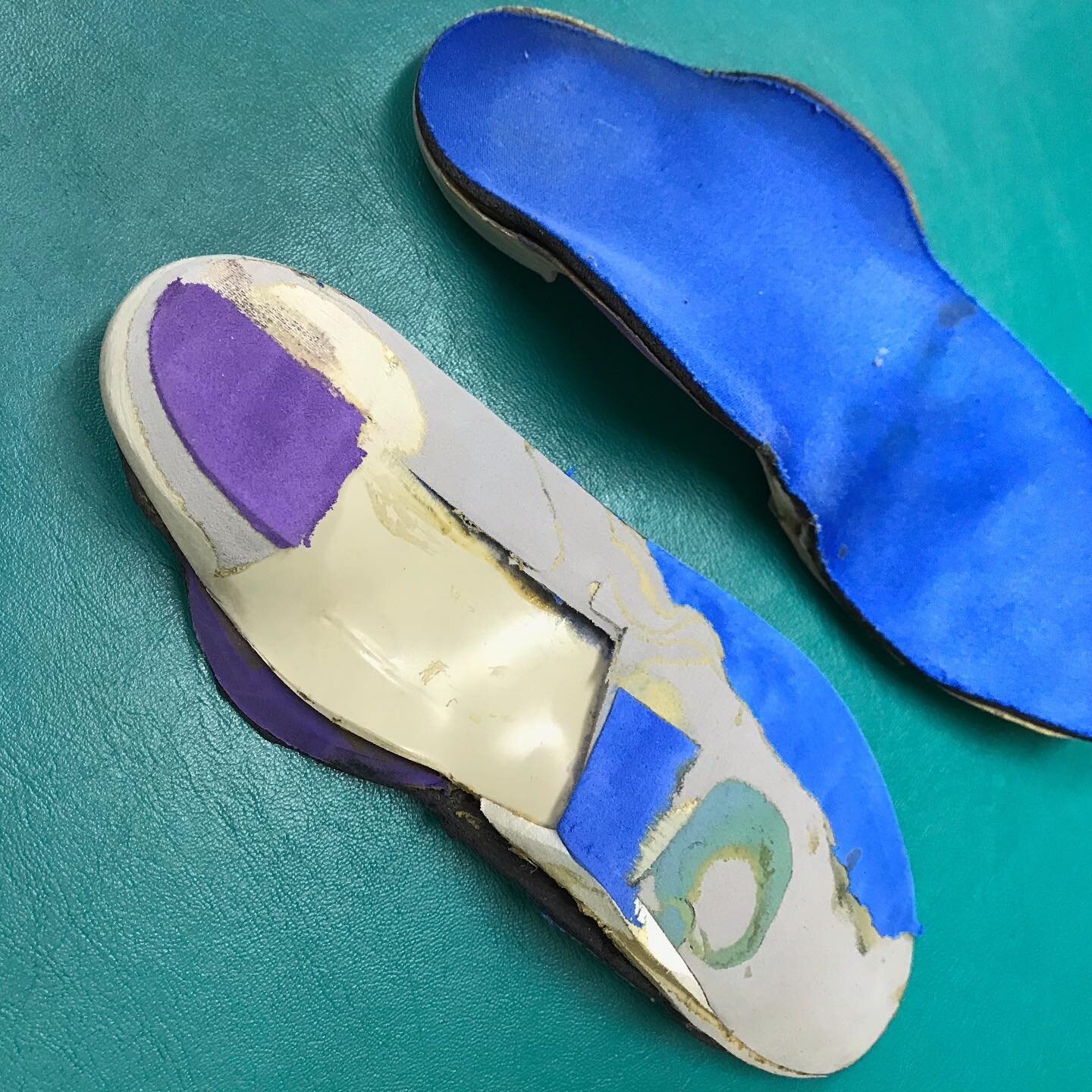 Orthotics.. Science vs Art 
Most practitioners know the evidence on orthotic therapy is very &ldquo;mixed&rdquo;.. and often hotly debated

In my opinion, this is because each foot is made up of 33 joints.. so no two feet function exactly the same.. 