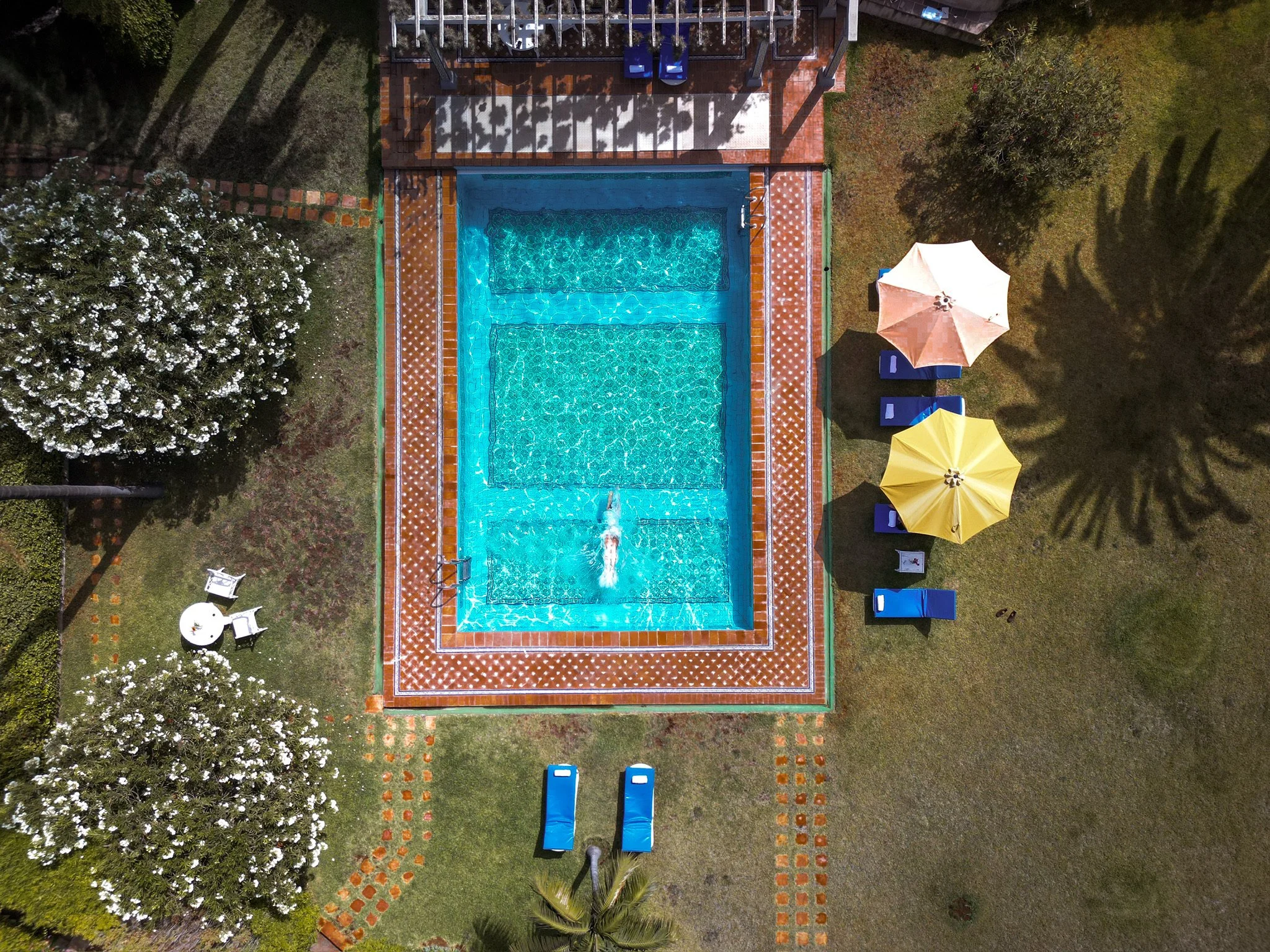 Almaíso_Pool_02.jpeg